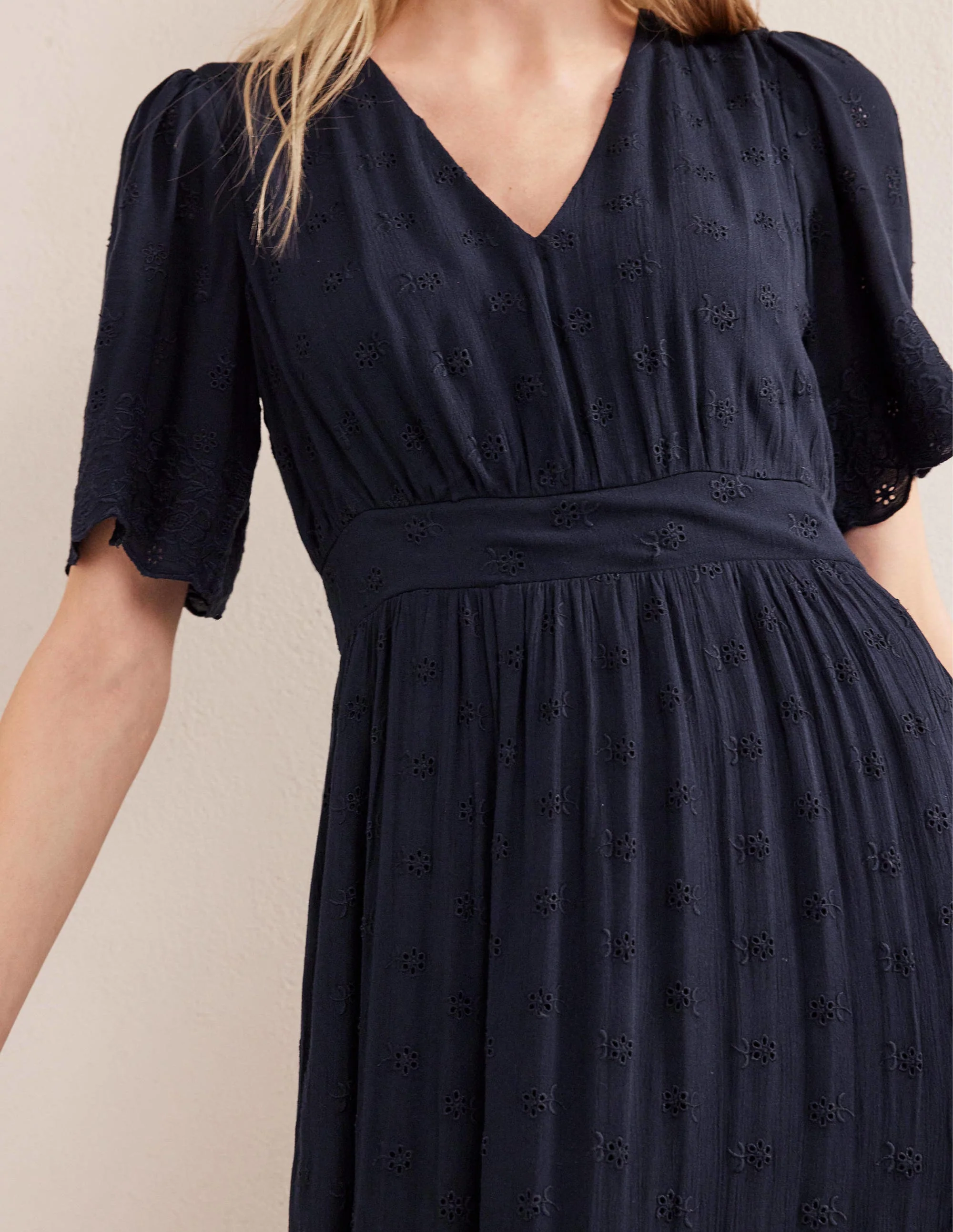 Flatterndes Maxikleid mit Lochstickerei-Klassisches Marineblau - Image 2