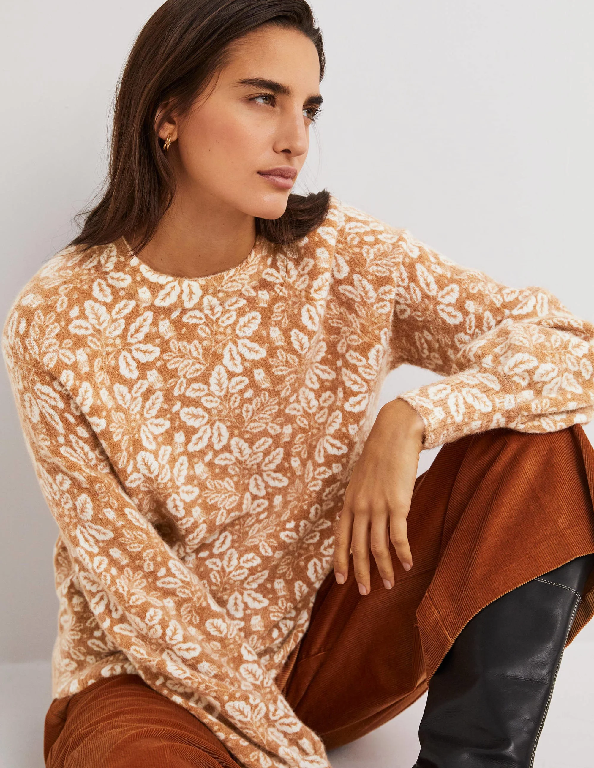 Flauschiger Pullover mit Blousonärmeln-Assambraun, Ahornblätter