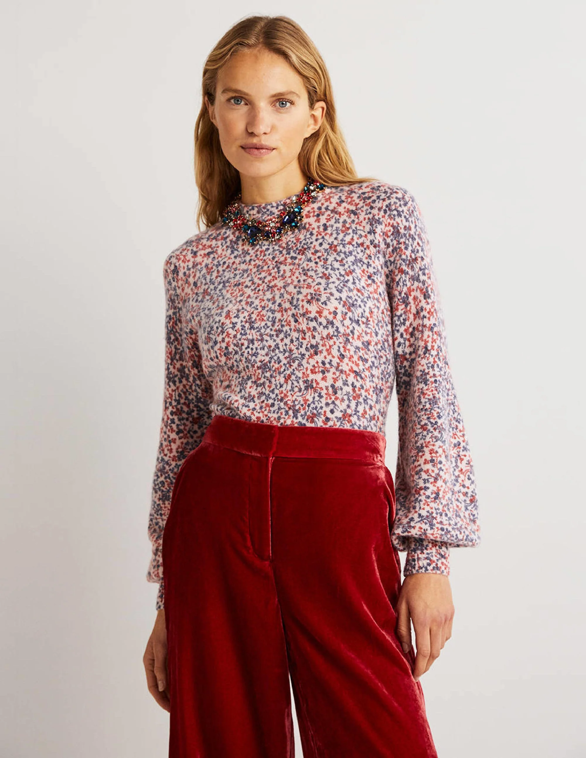Flauschiger Pullover mit Blousonärmeln-Milchshake, Wildranke