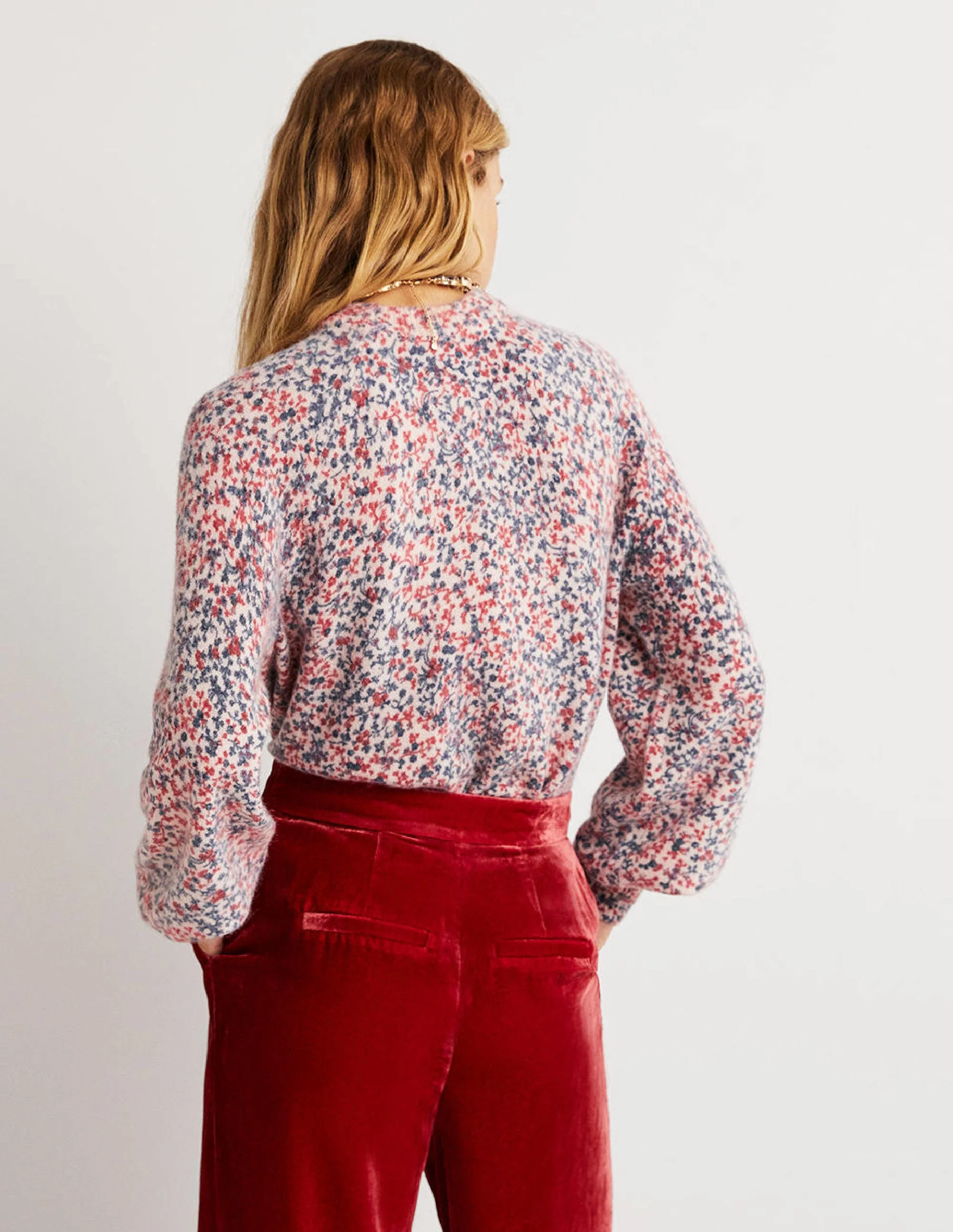 Flauschiger Pullover mit Blousonärmeln-Milchshake, Wildranke - Image 3