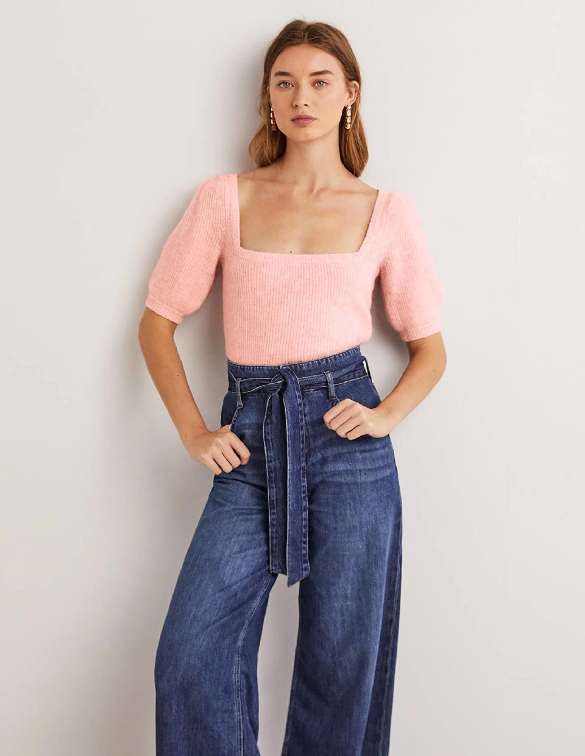 Flauschiger Pullover mit eckigem Ausschnitt-Eisrosa