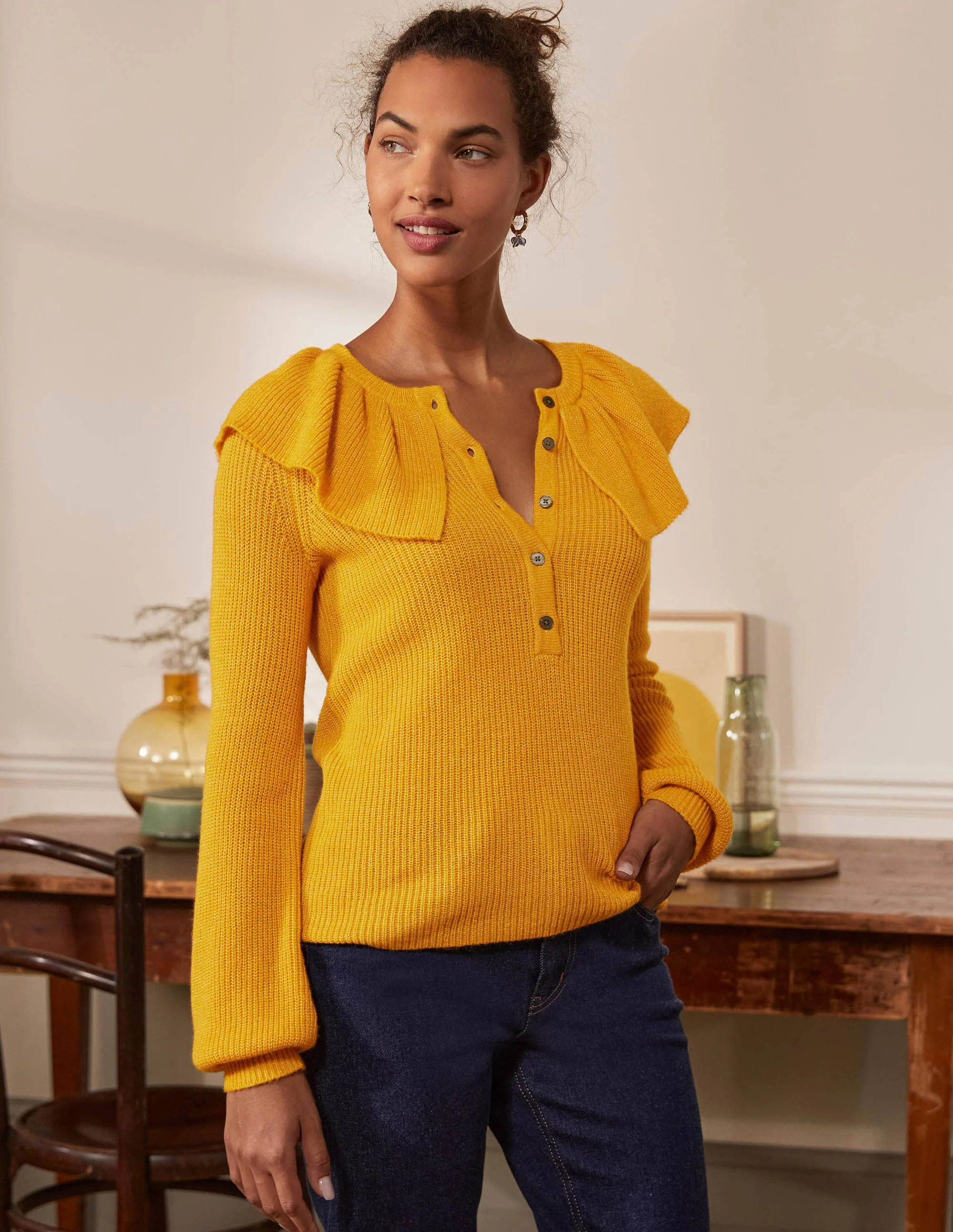Flauschiger Pullover mit Rüschenkragen-Sonnengelb - Image 4