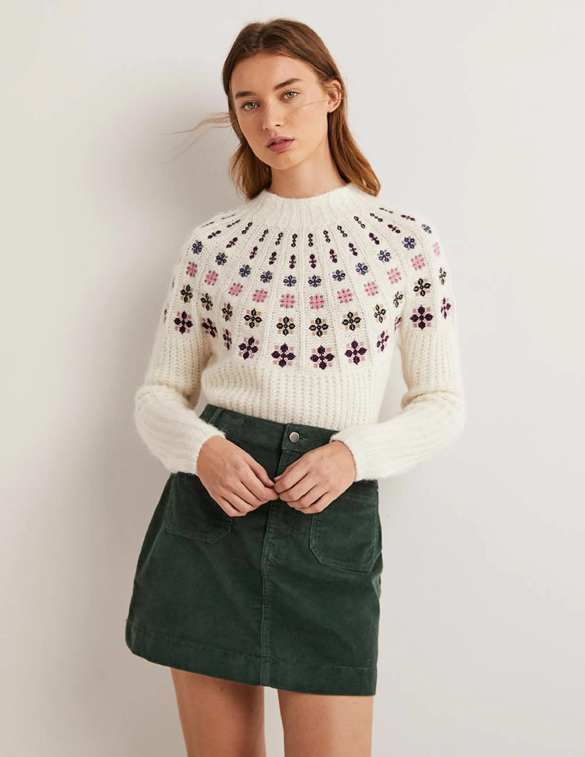 Flauschiger Pullover mit Stickerei-Naturweiß/Bunt, Stickerei