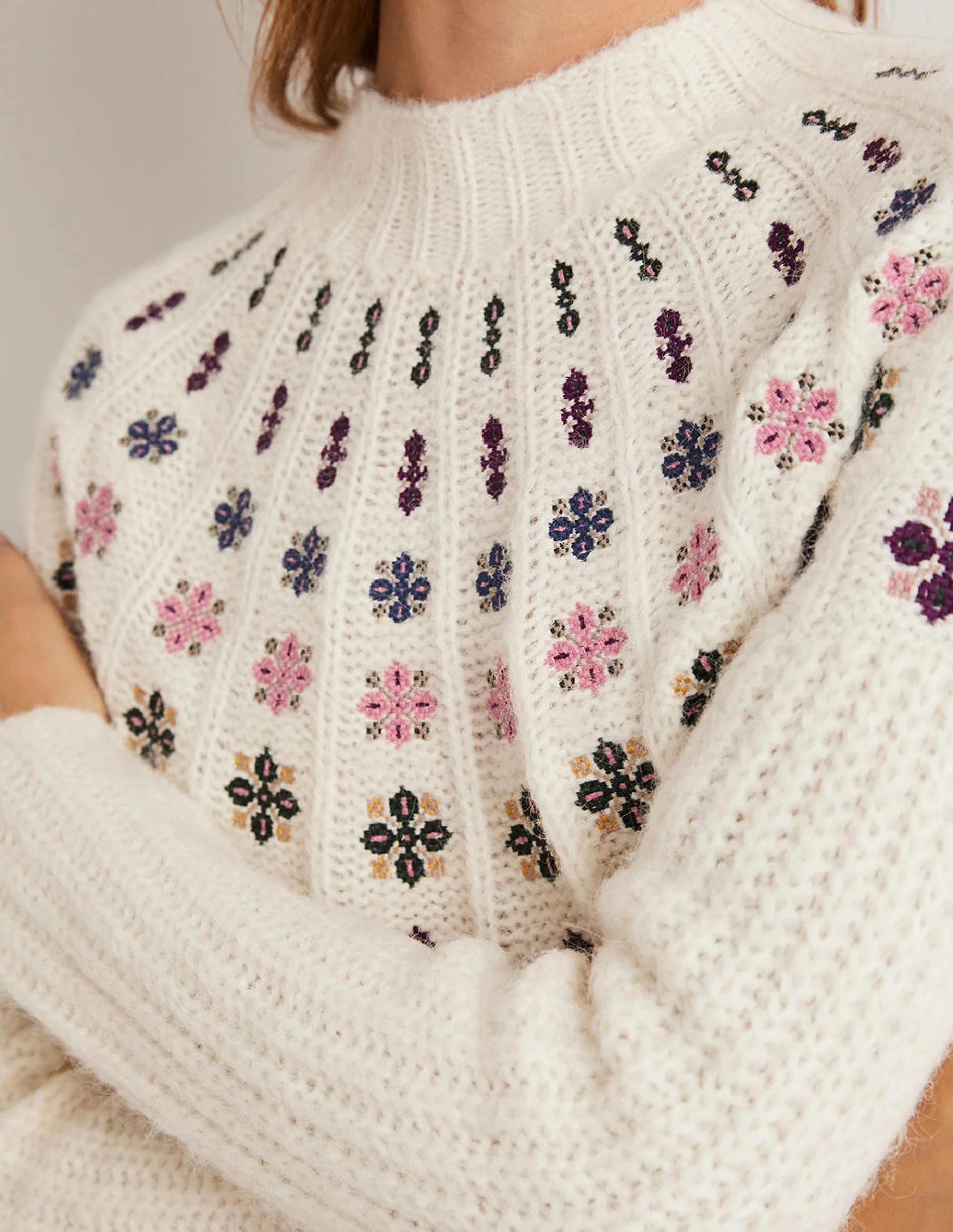 Flauschiger Pullover mit Stickerei-Naturweiß/Bunt, Stickerei - Image 2