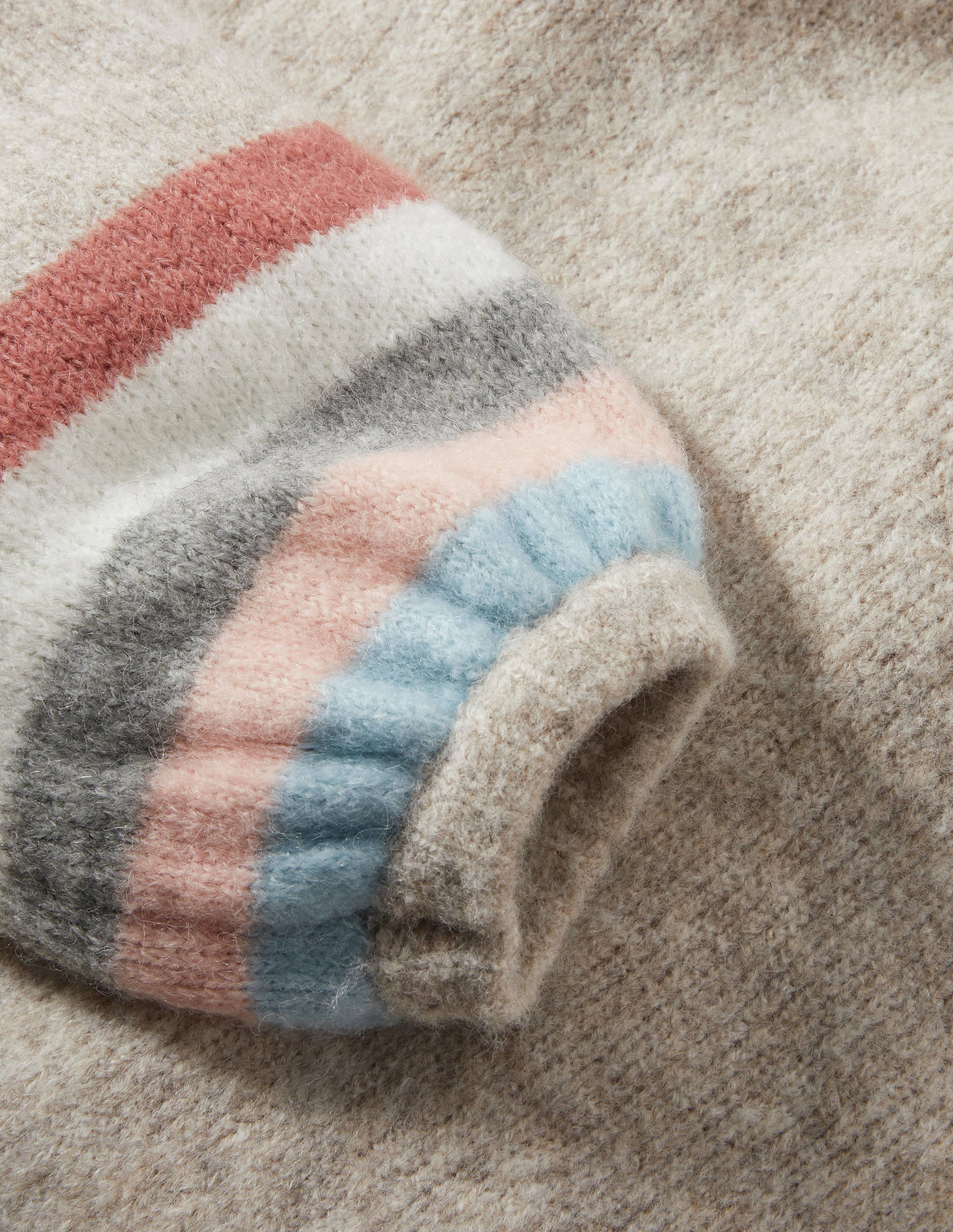Flauschiger Pullover mit Streifen-Hellbeige Melange - Image 5