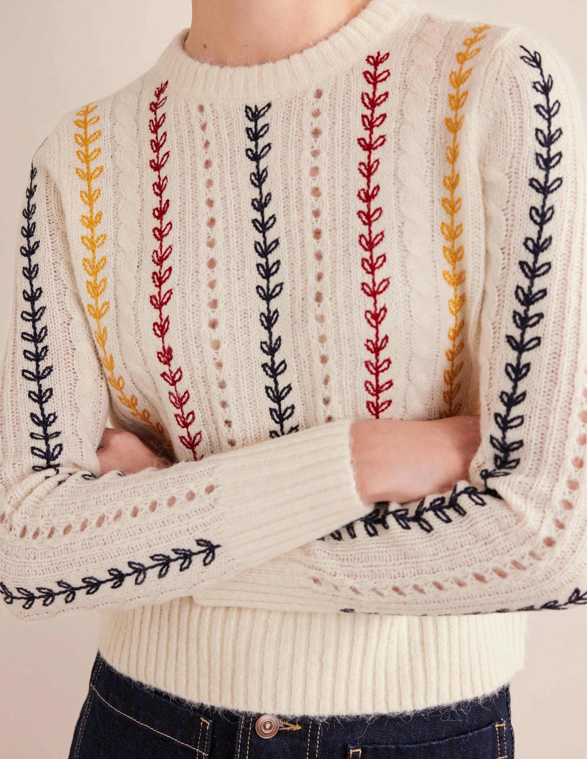 Flauschiger Pullover mit Zopfstrickmuster und Stickerei-Warmes Naturweiß - Image 2