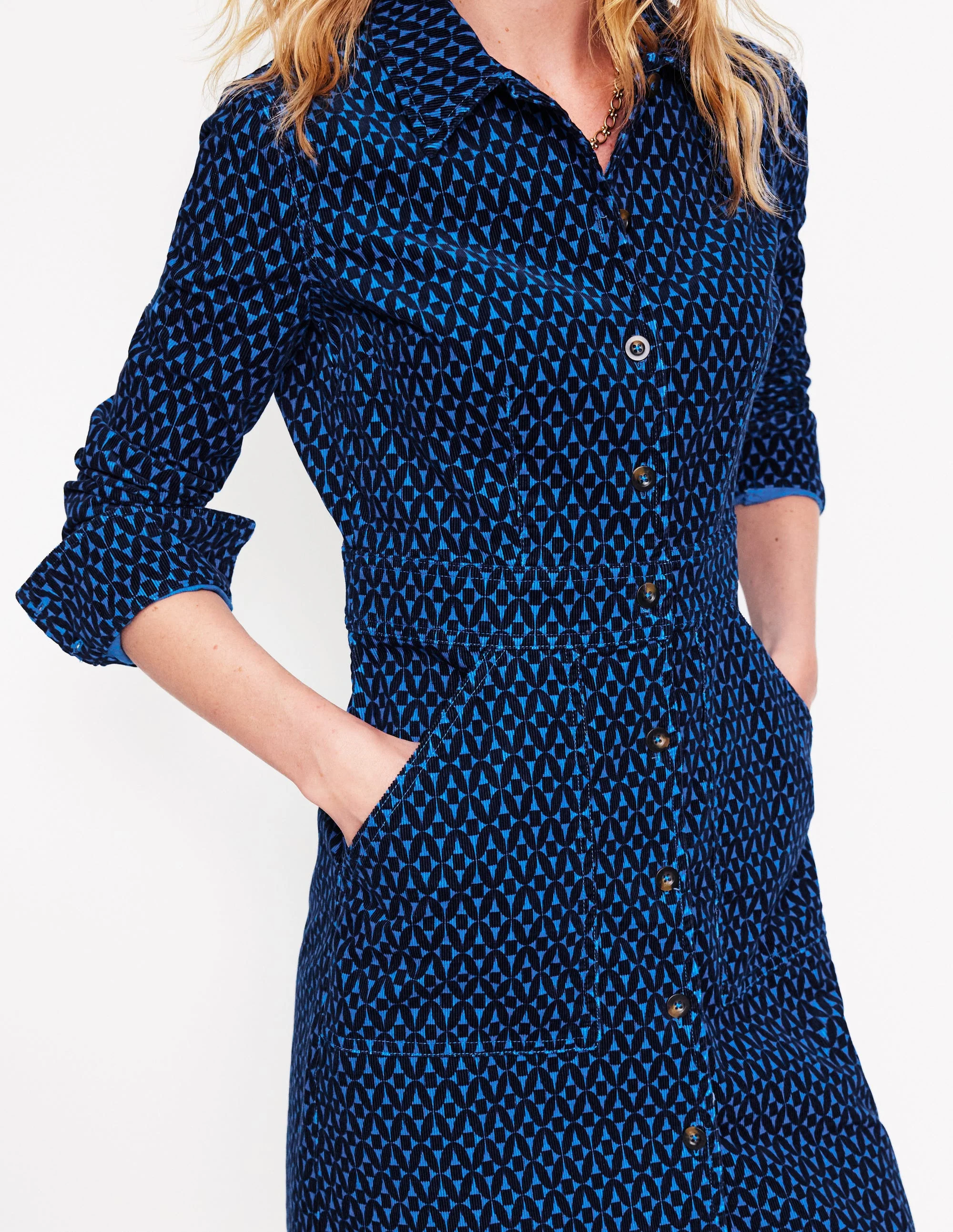 Flora Hemdblusenkleid aus Cord-Blau, Diamantgitter - Image 2