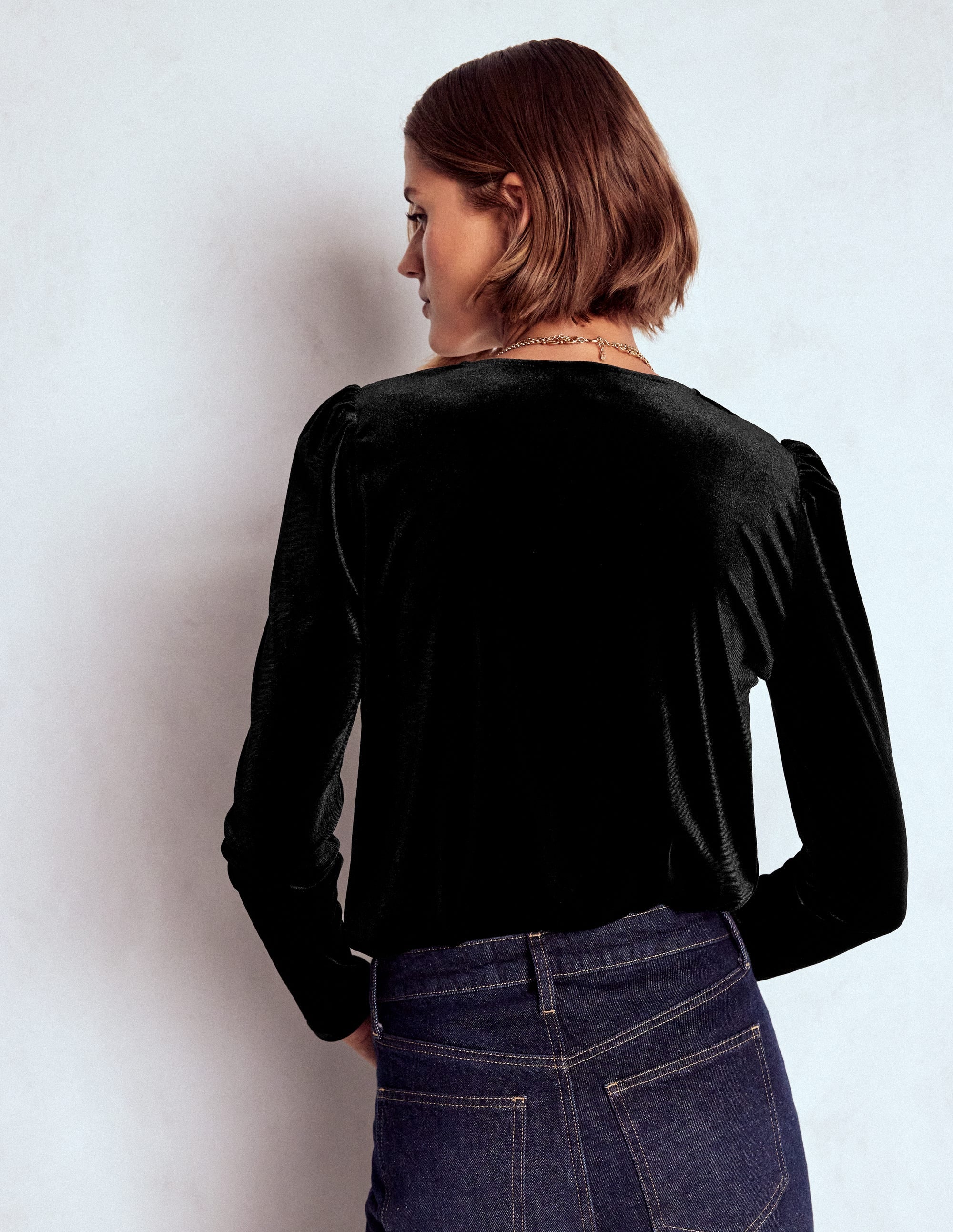Flora Samtoberteil mit V-Ausschnitt-Schwarz - Image 3