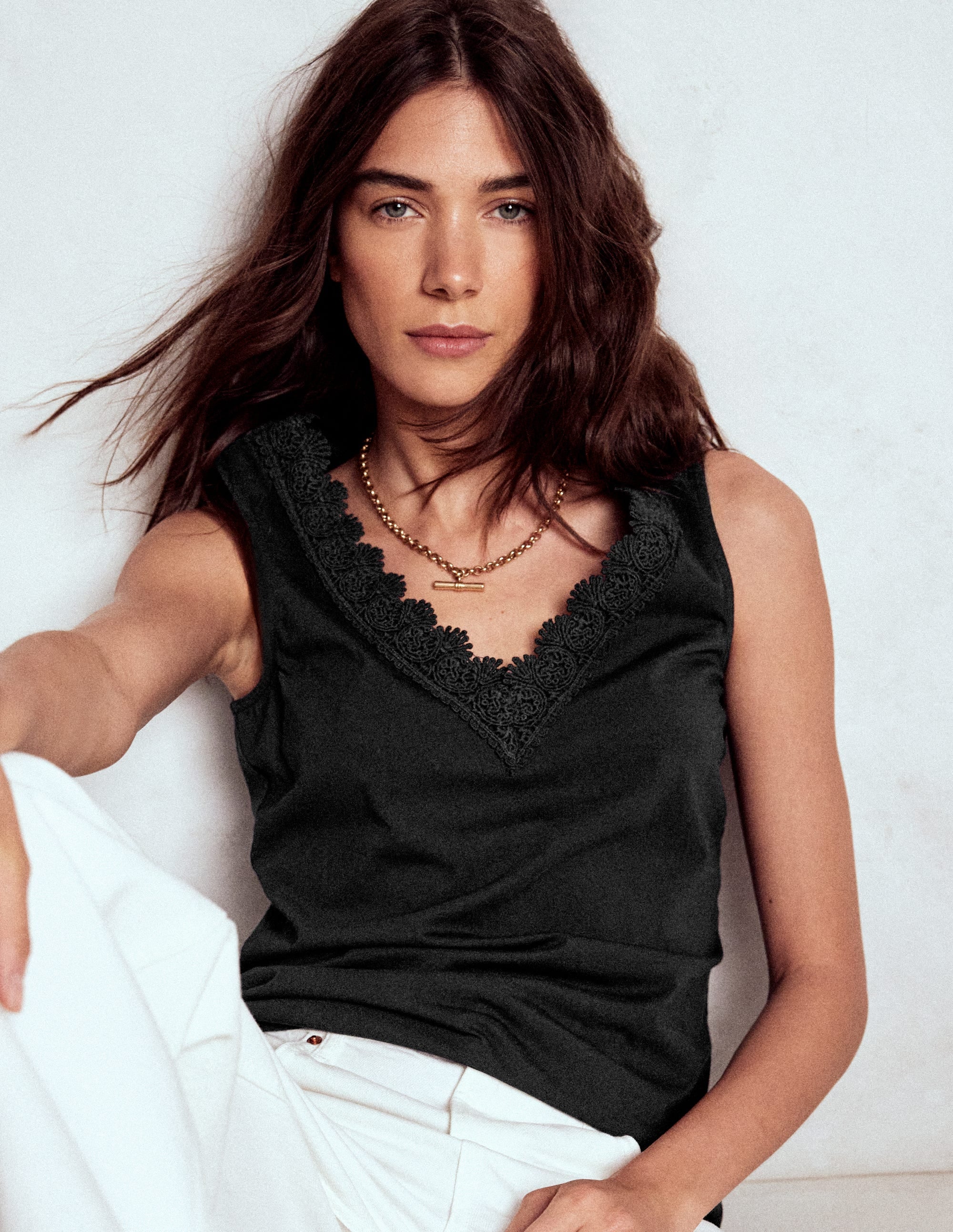Flora Top mit Spitzenbesatz-Schwarz