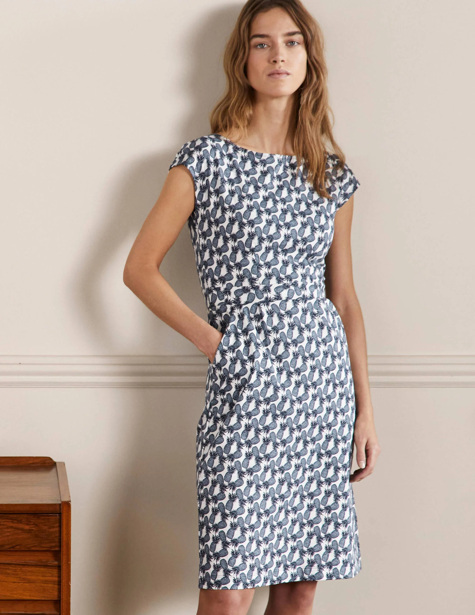 Florrie Jerseykleid-Naturweiß, Gruppiertes Ananasmuster