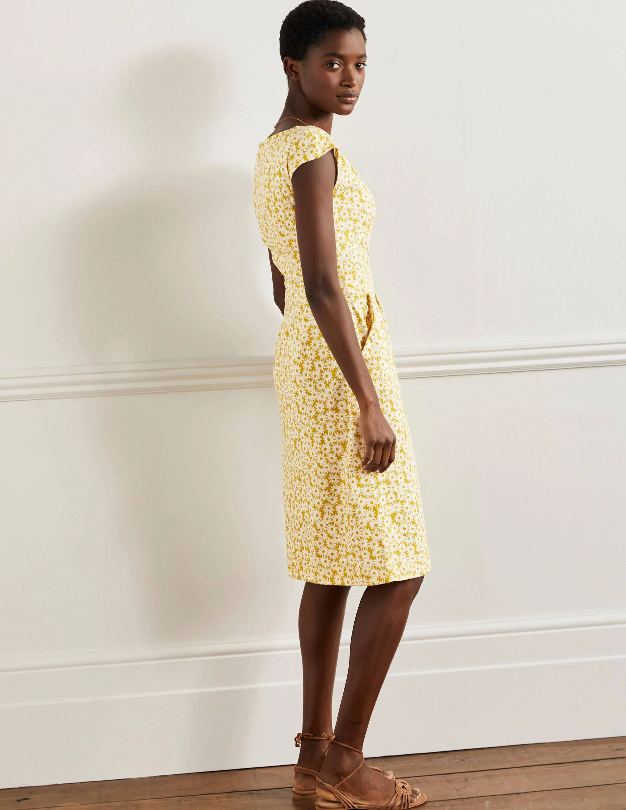 Florrie Jerseykleid-Olive Oil, Daisy Floral - Image 3