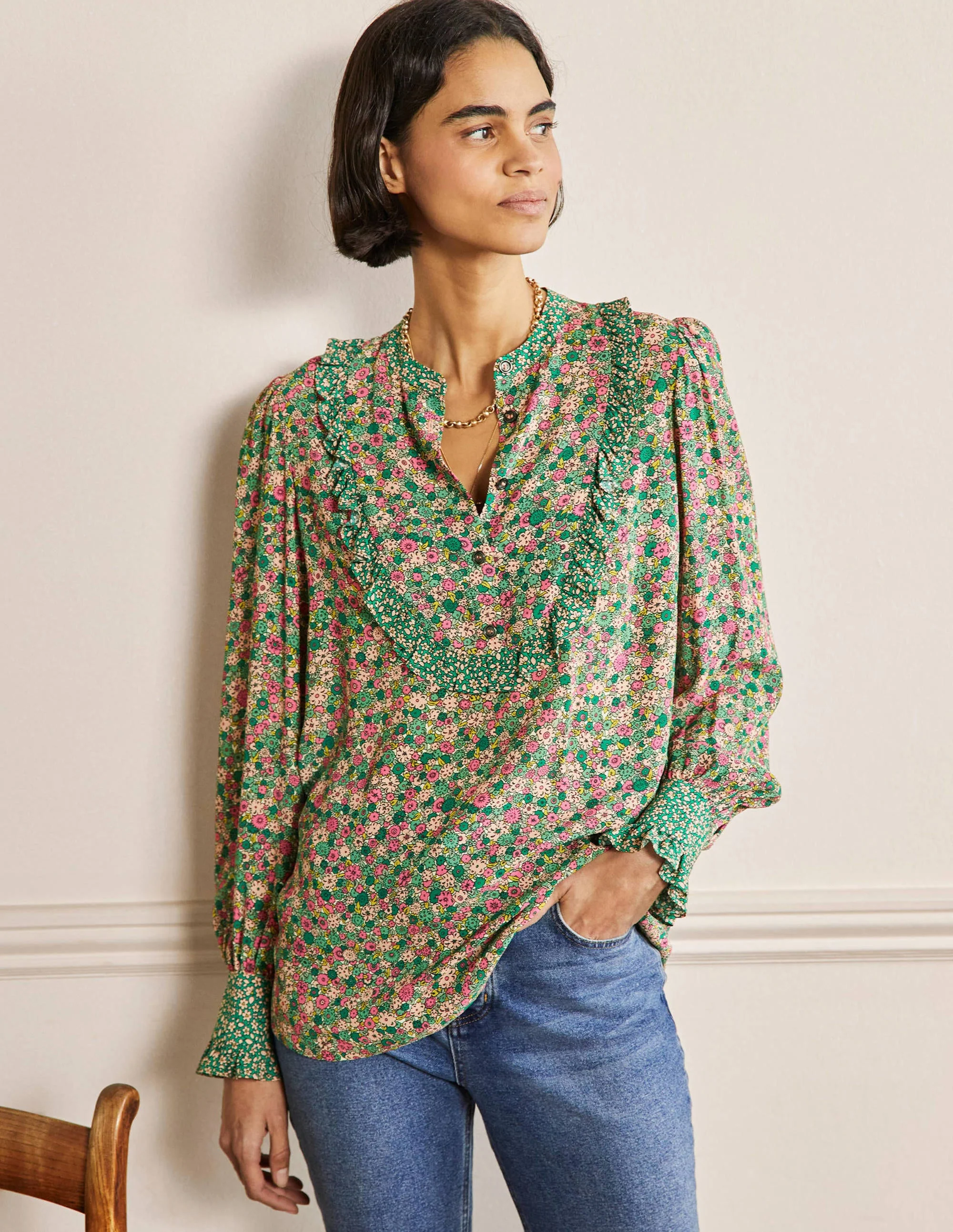 Gemusterte Bluse mit Rüschen-Schottengrün, Gruppierte Blumen - Image 4