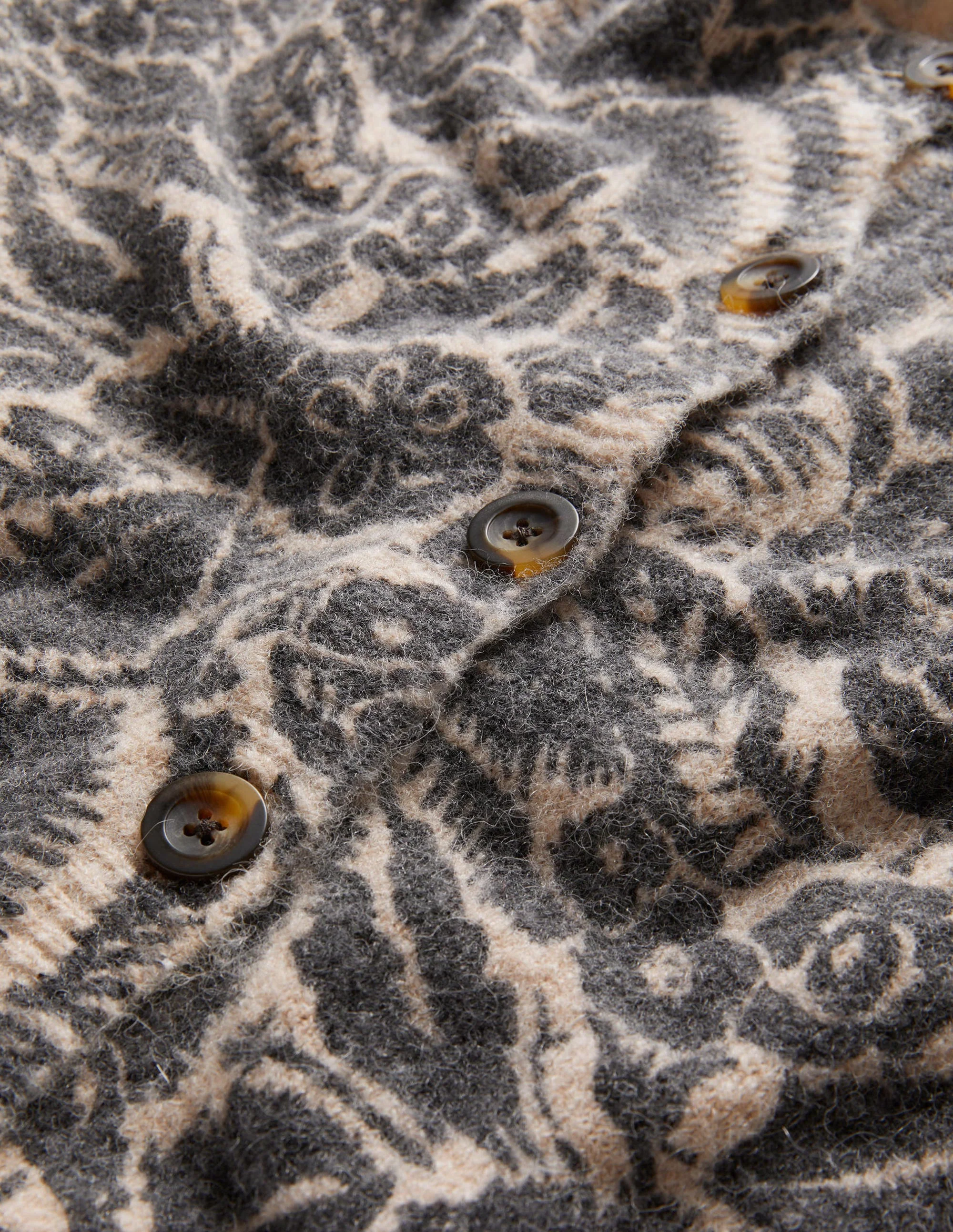 Gemusterter flauschiger Cardigan-Mausgrau/Schwarz, Garten - Image 6