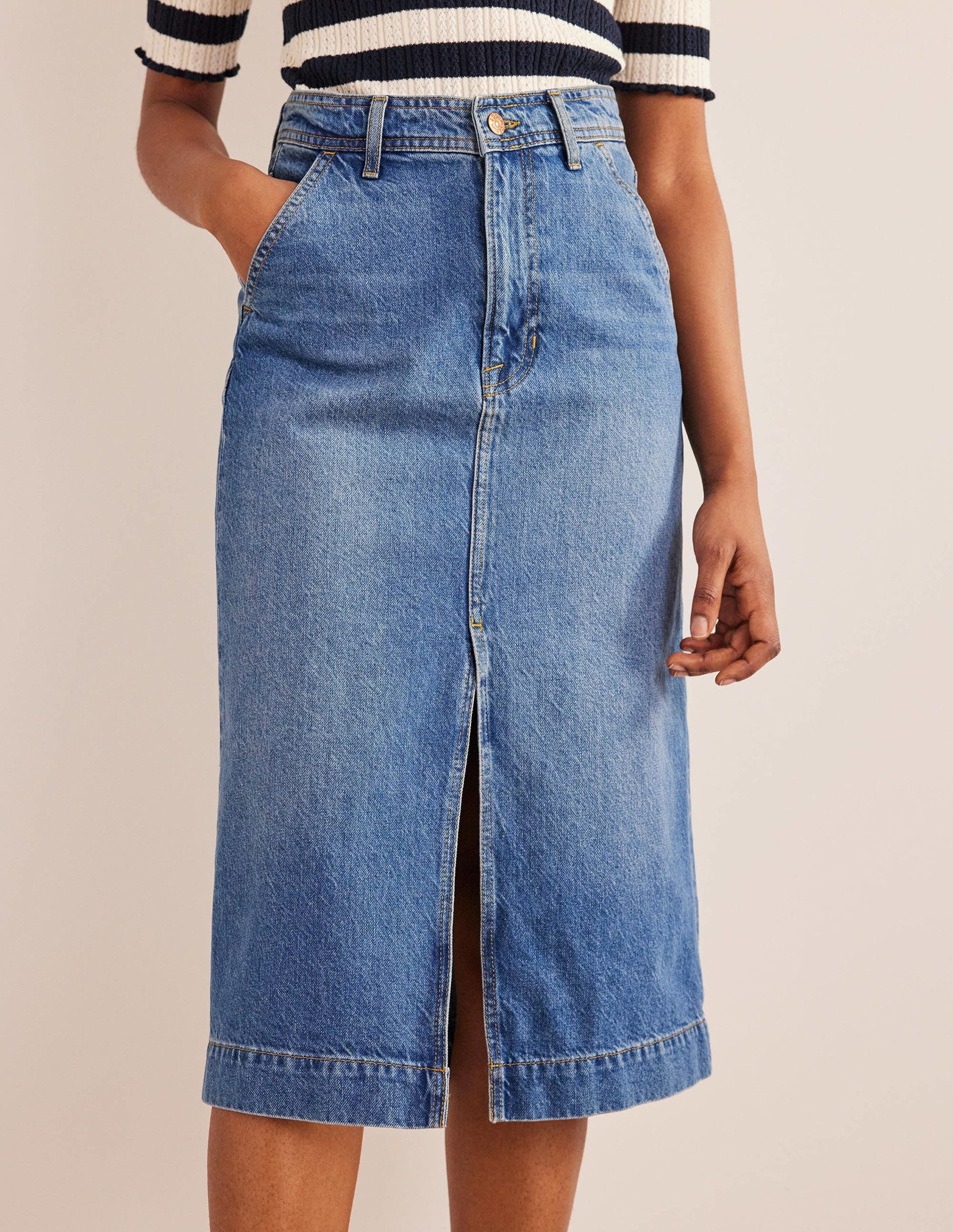 Gerader Midirock aus Denim-Rillenwaschung - Image 4