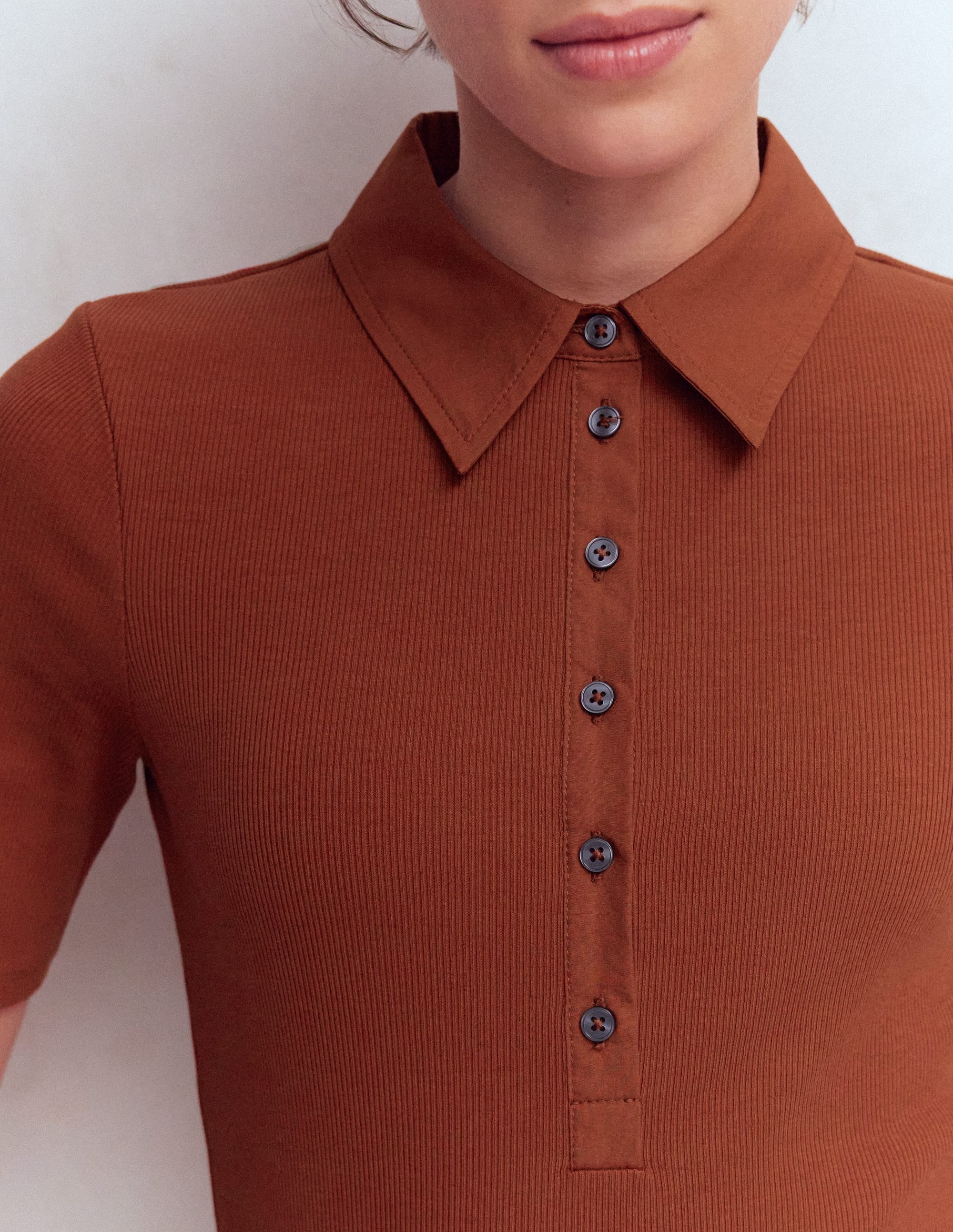 Geripptes Henley-Shirt mit Kragen-Braun-Orange - Image 2