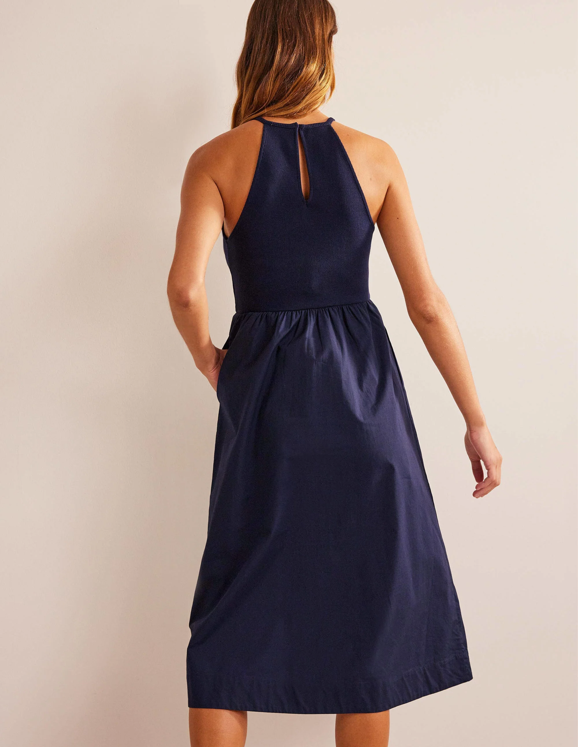 Geripptes Neckholder-Midikleid-Marineblau - Image 3