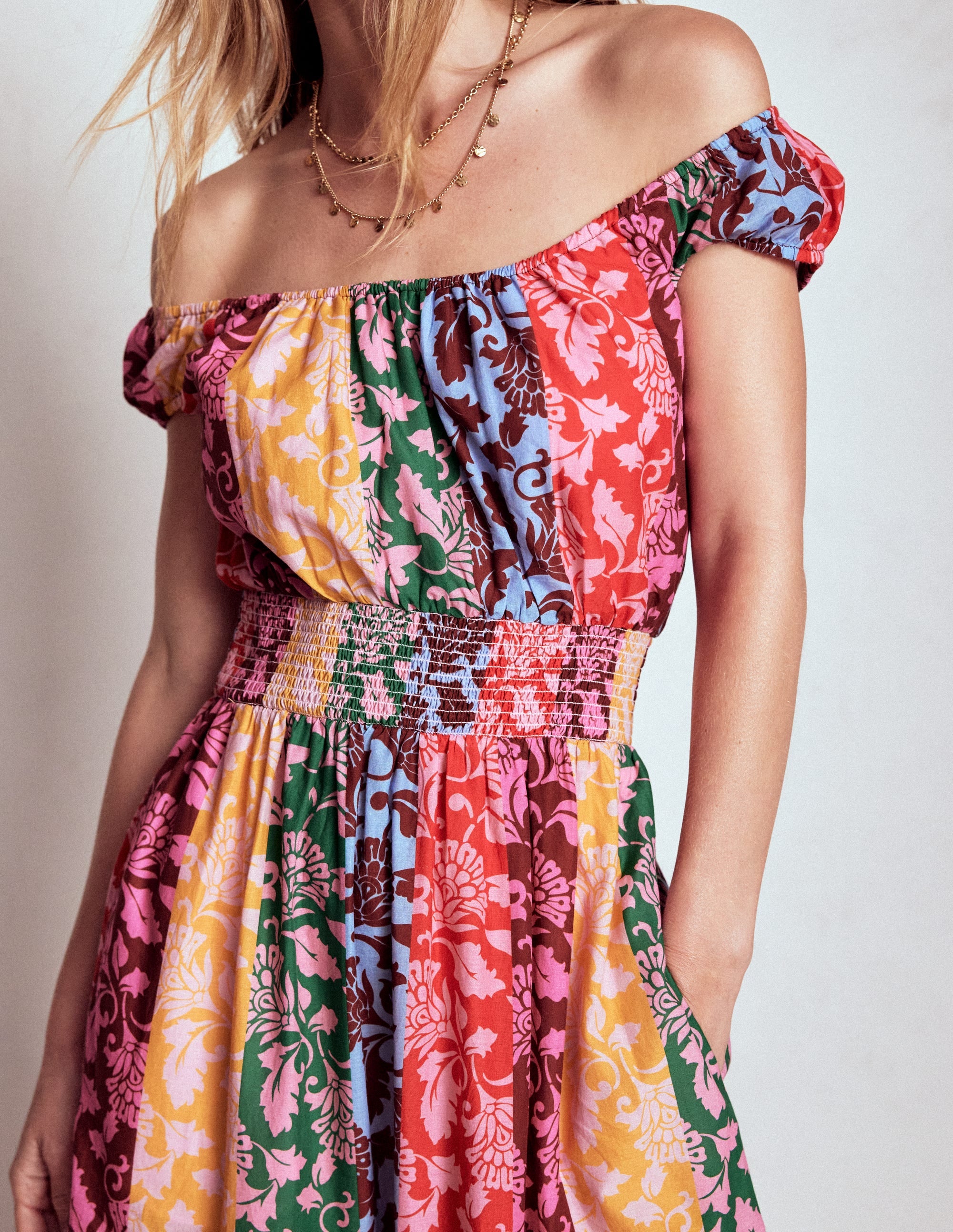 Gestuftes Baumwollkleid mit U-Ausschnitt-Bunt Rebenornament - Image 2