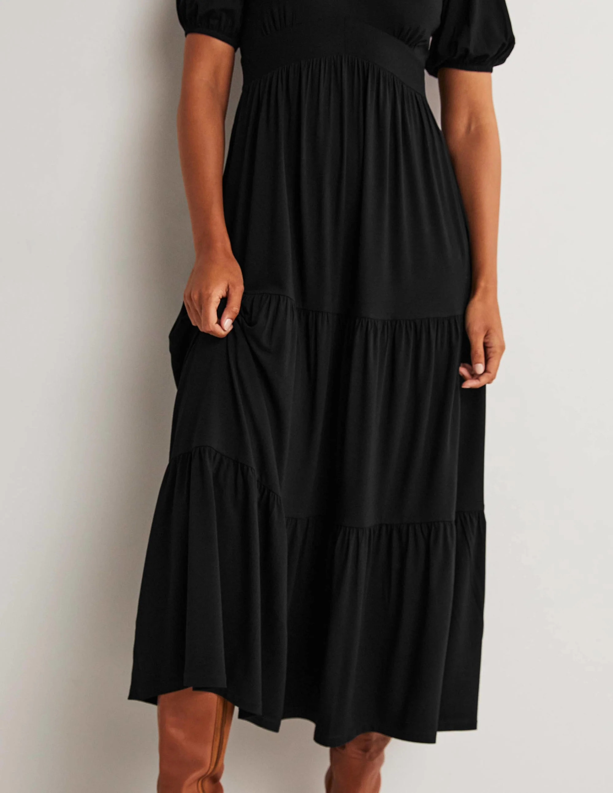 Gestuftes Jersey-Maxikleid-Schwarz - Image 5