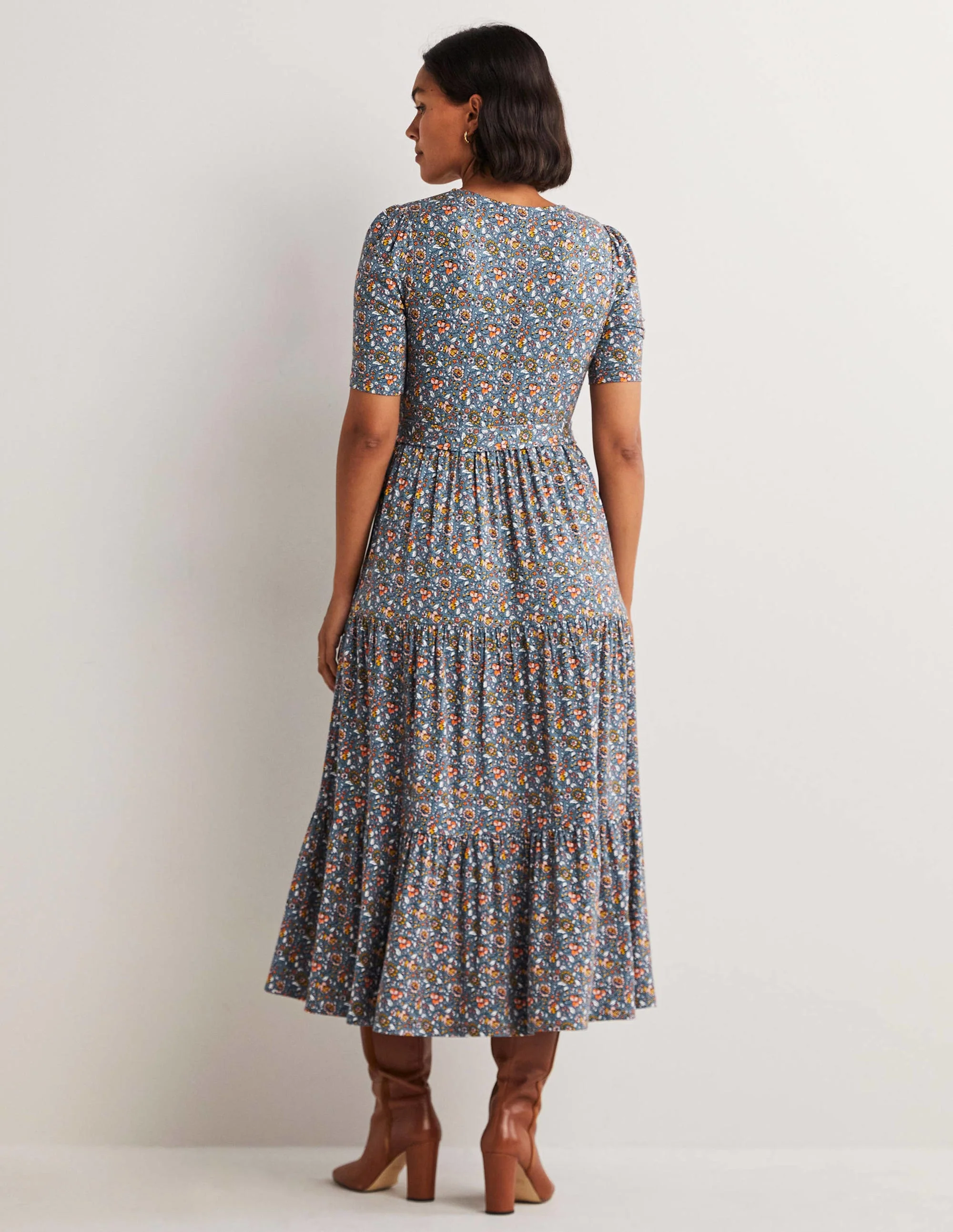 Gestuftes Jersey-Maxiwickelkleid-Navy, Blütenwiese - Image 4