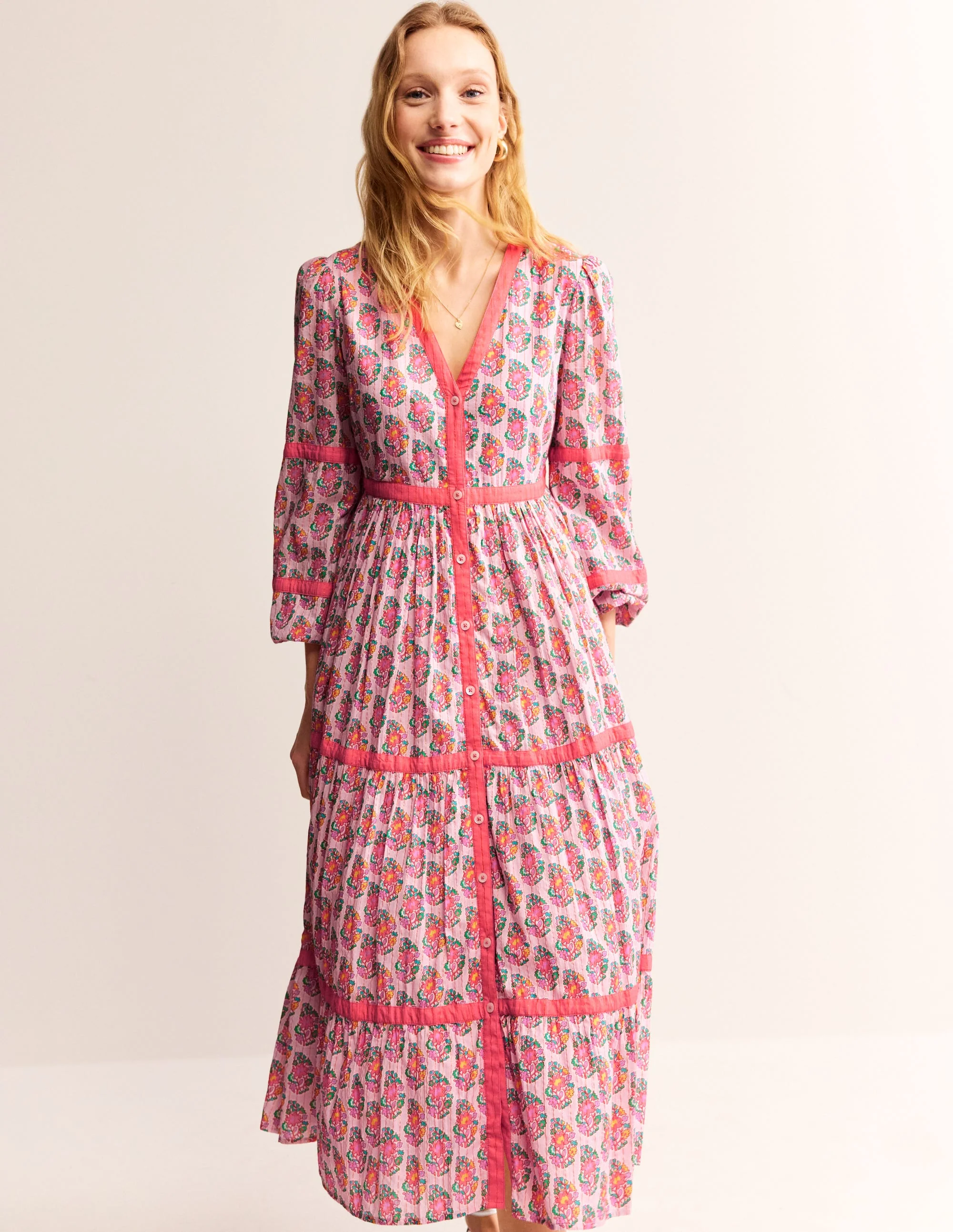 Gestuftes Midikleid mit V-Ausschnitt-Duftende Lilie, Paisley