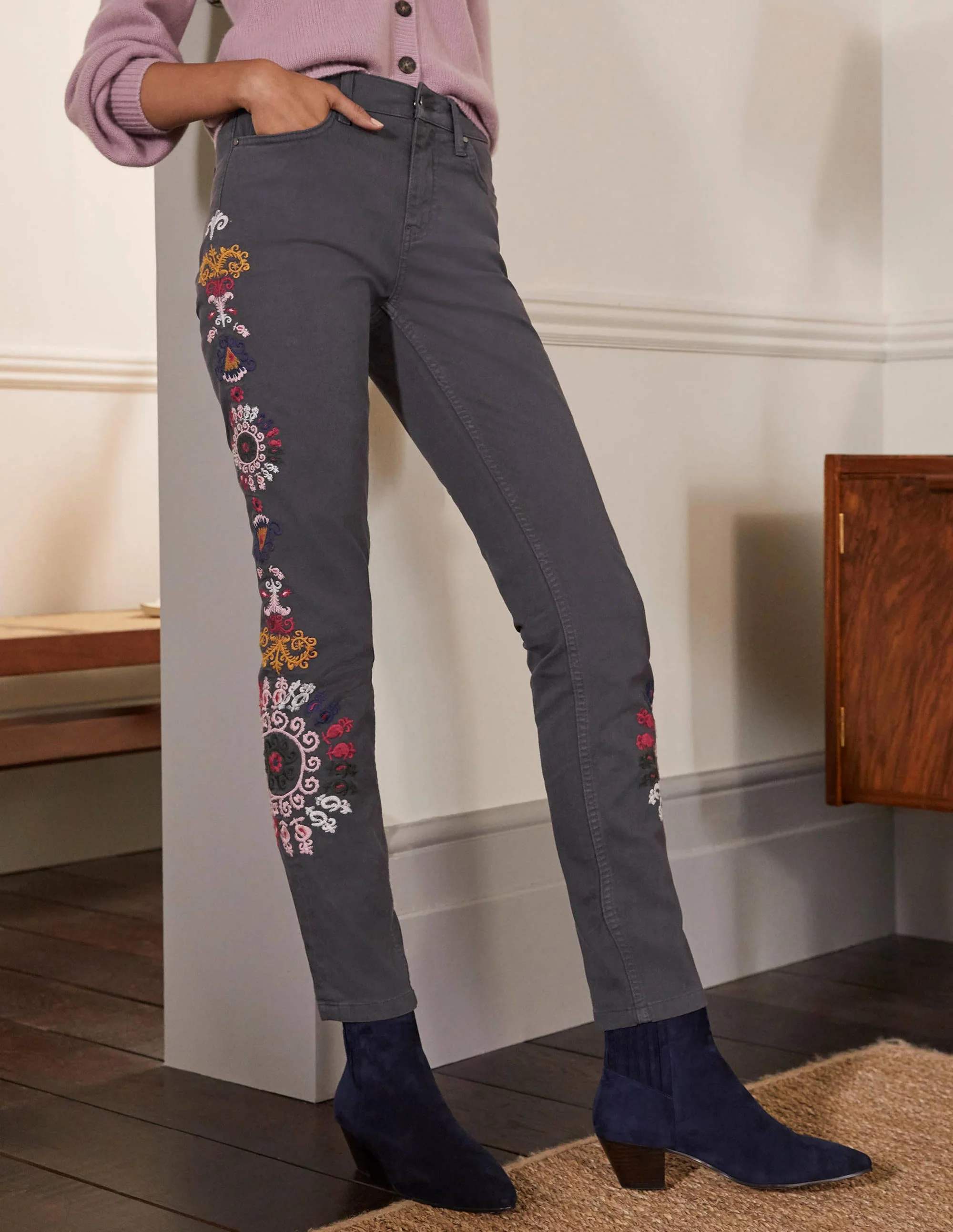 Girlfriend-Jeans-Asphaltgrau, Stickerei - Image 4