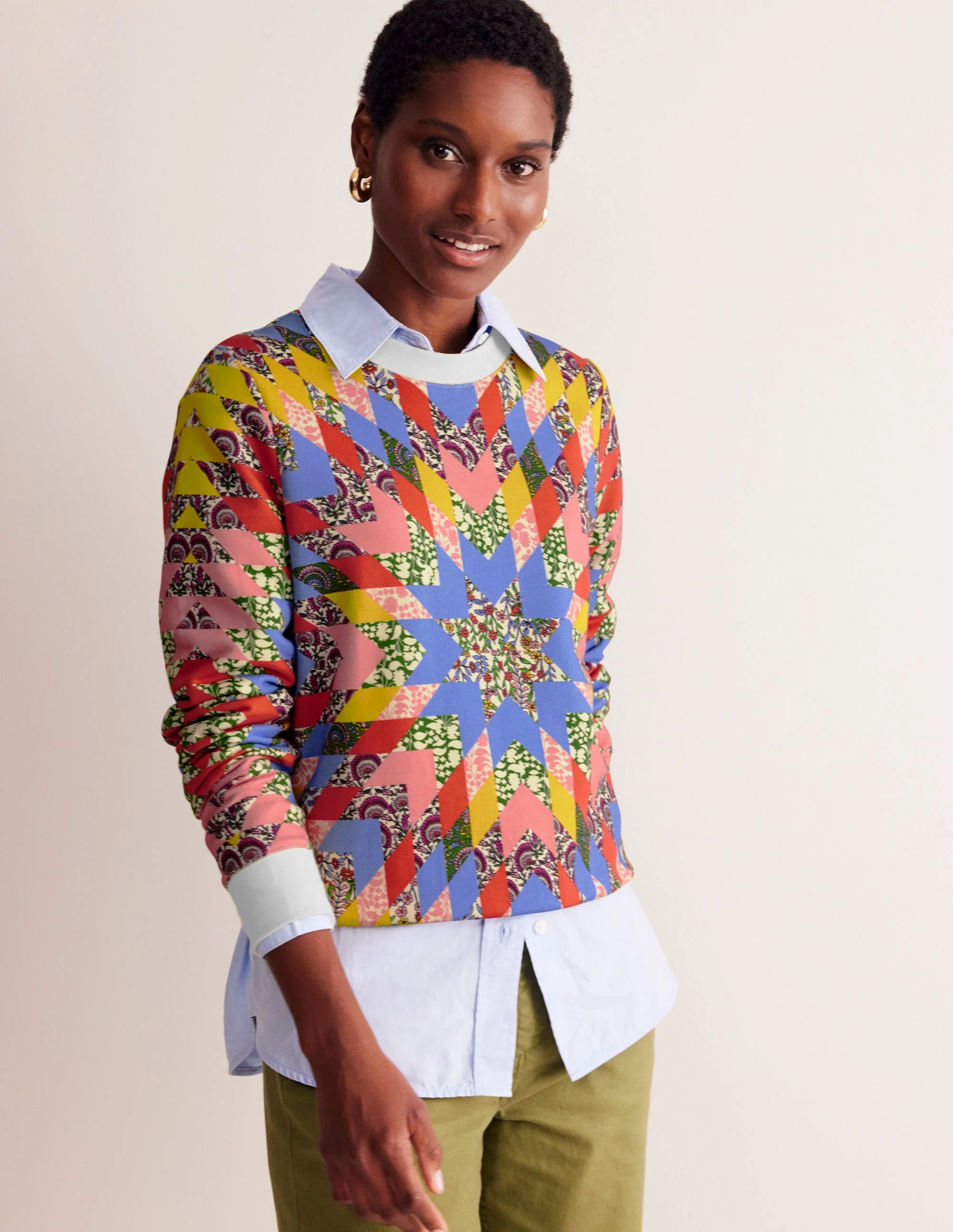 Hannah Sweatshirt mit Print-Bunt, Patchwork Blumenmuster - Image 4