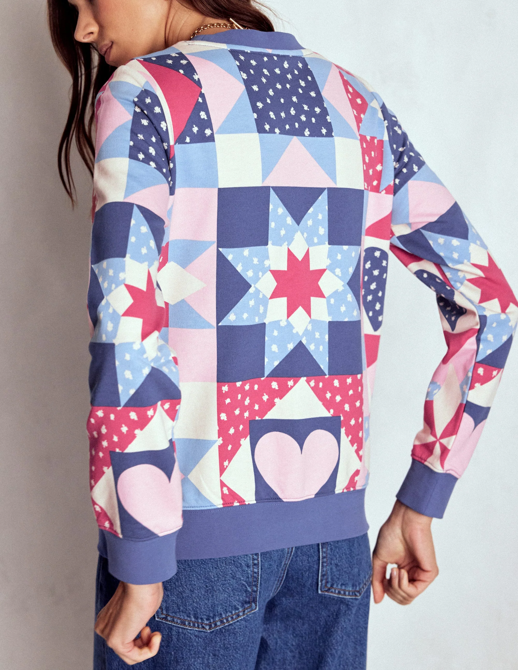 Hannah Sweatshirt mit Print-Bunt, Patchwork Herz - Image 3
