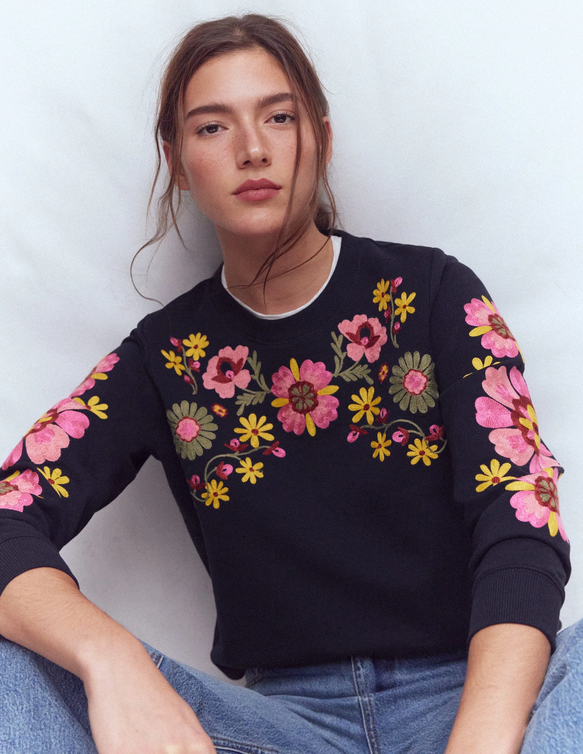 Hannah Sweatshirt mit Stickerei-Marineblau Bunt Stickerei