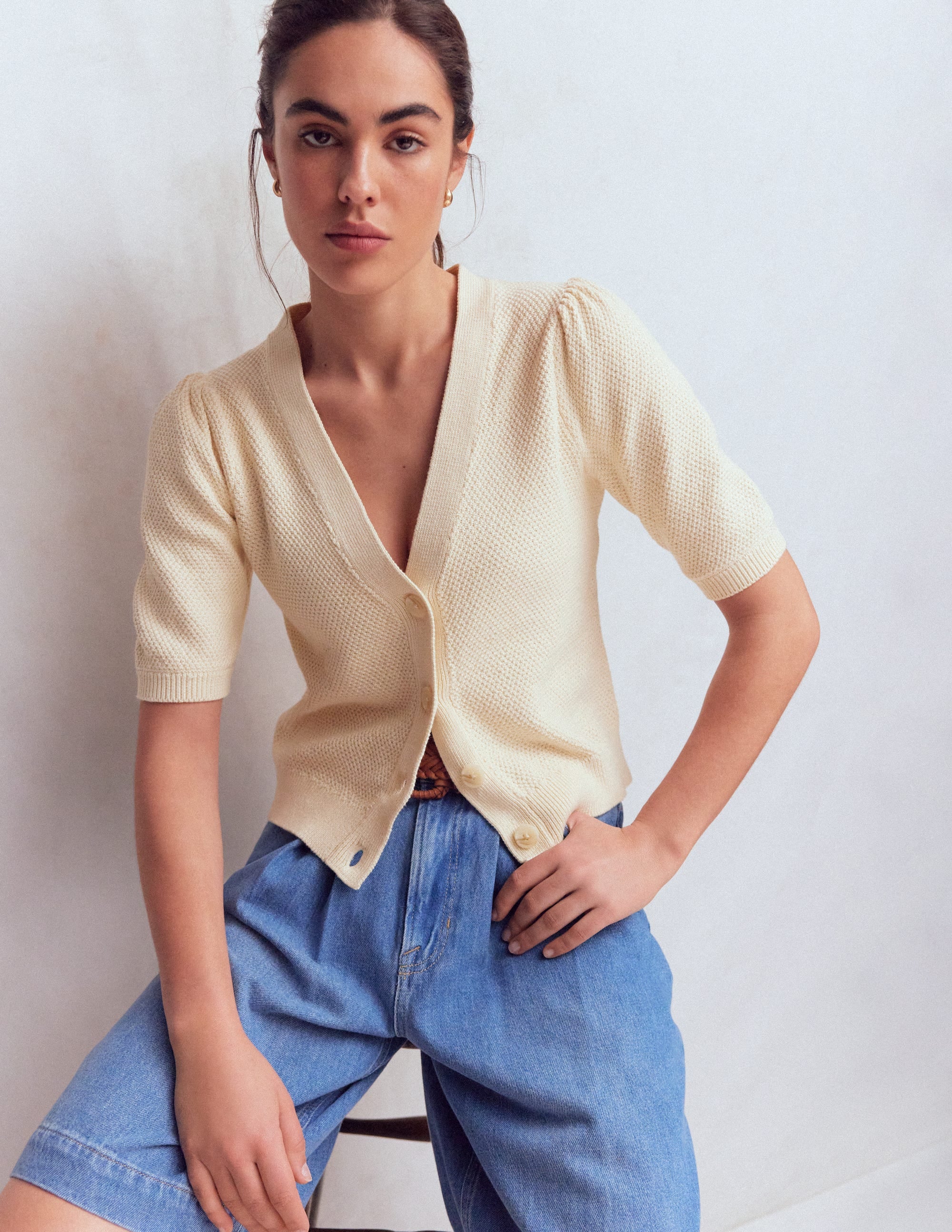 Hayley Baumwollstrickjacke mit V-Ausschnitt-Warmes Naturweiß