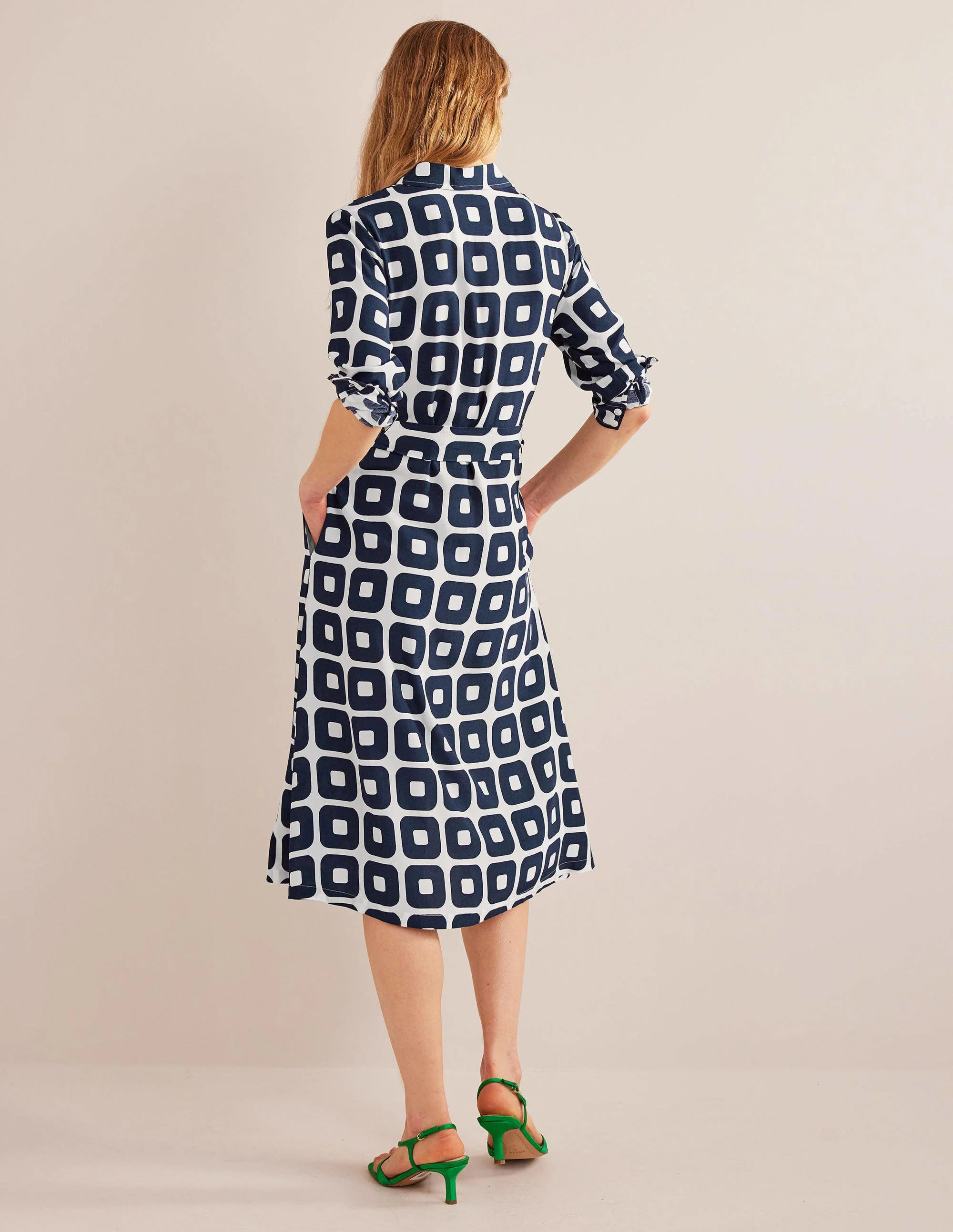 Hemdblusenkleid in Midilänge mit Muster-Französisches Marineblau, kleiner Würfel - Image 3