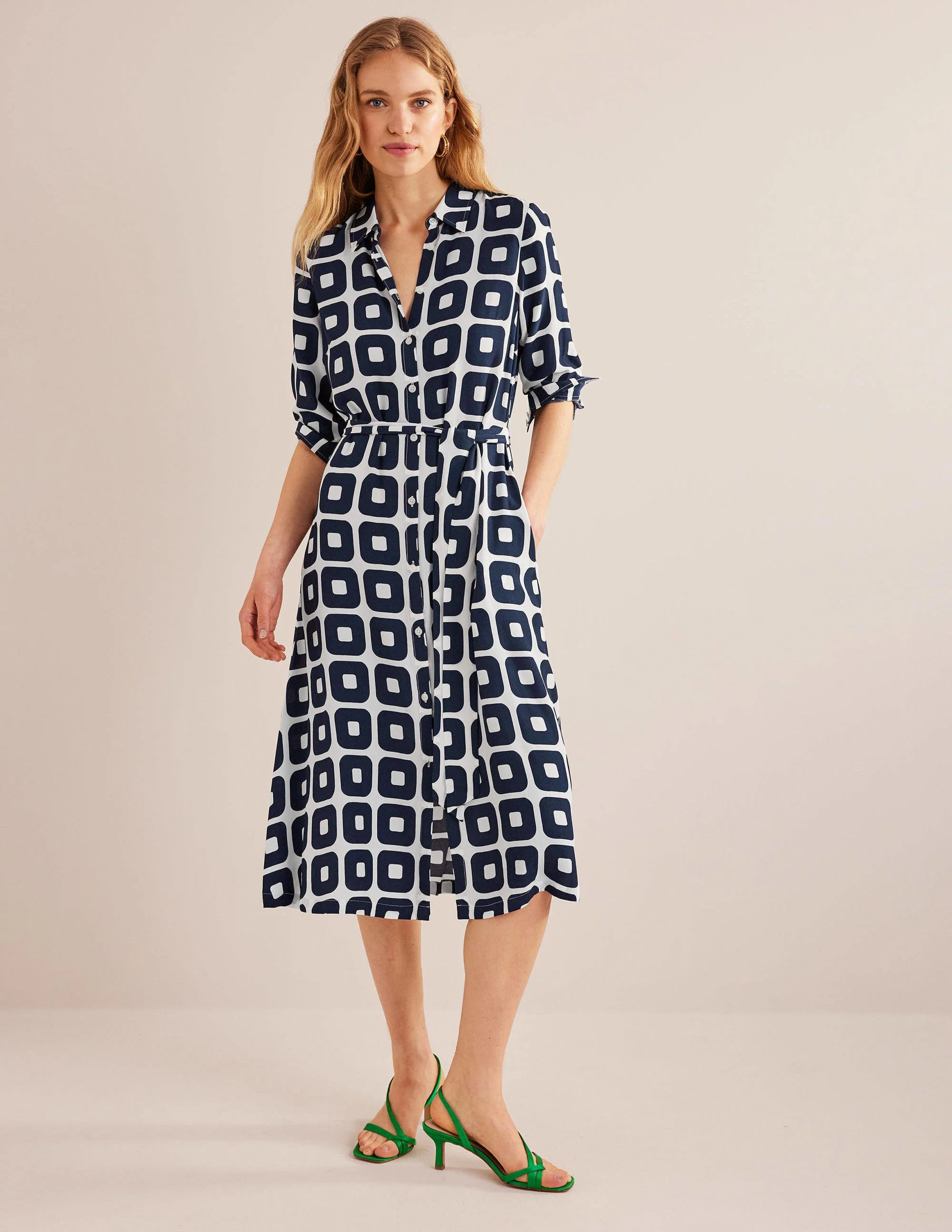 Hemdblusenkleid in Midilänge mit Muster-Französisches Marineblau, kleiner Würfel - Image 4