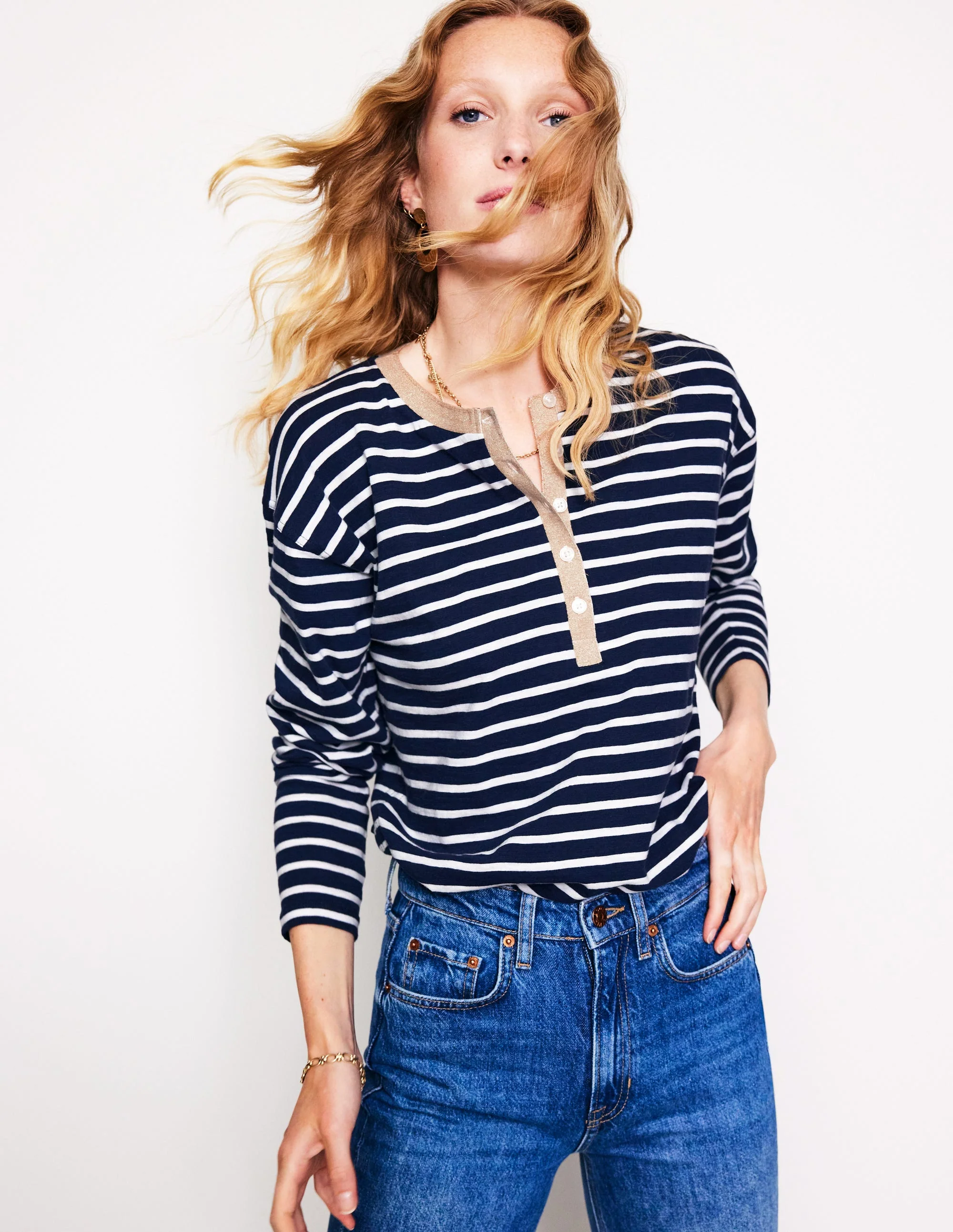 Henley-Oberteil mit Metallic-Besatz-Marineblau, Naturweiß Gestreift