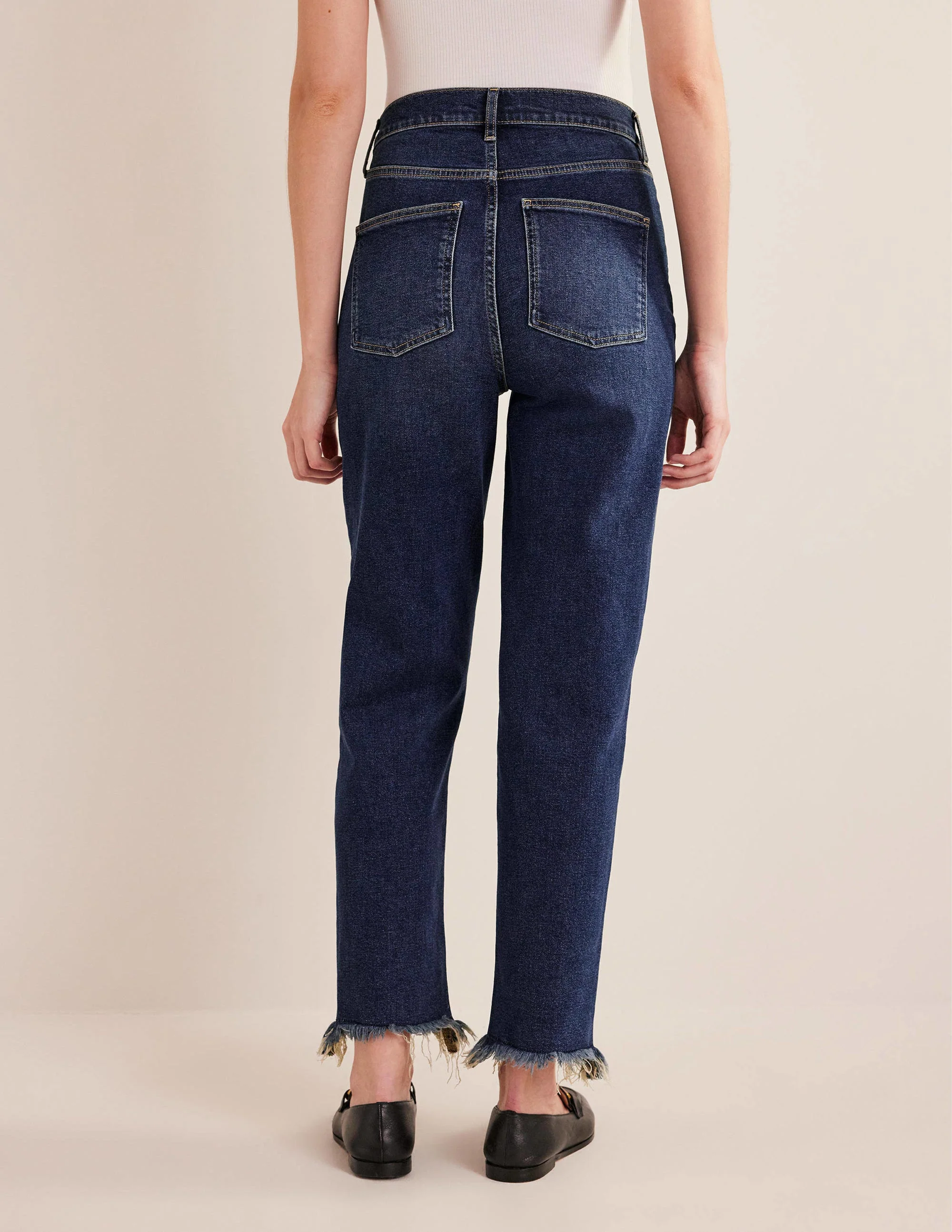 Hoch geschnittene klassische Röhrenjeans-Dunkles Vintagedenim, Gelb Getönt - Image 3