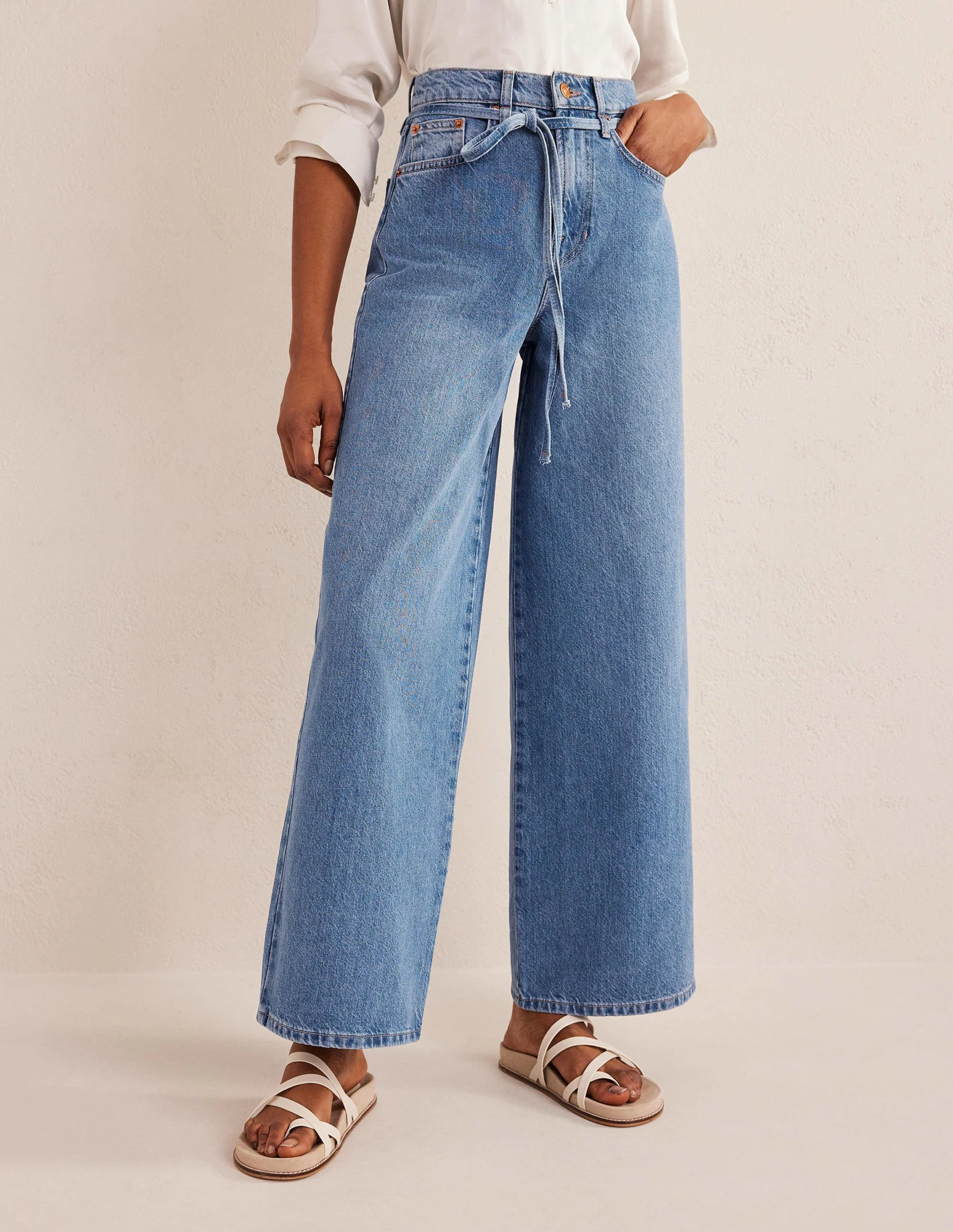 Hoch geschnittene, lässige Jeans mit weitem Bein-Mittleres Indigoblau - Image 4