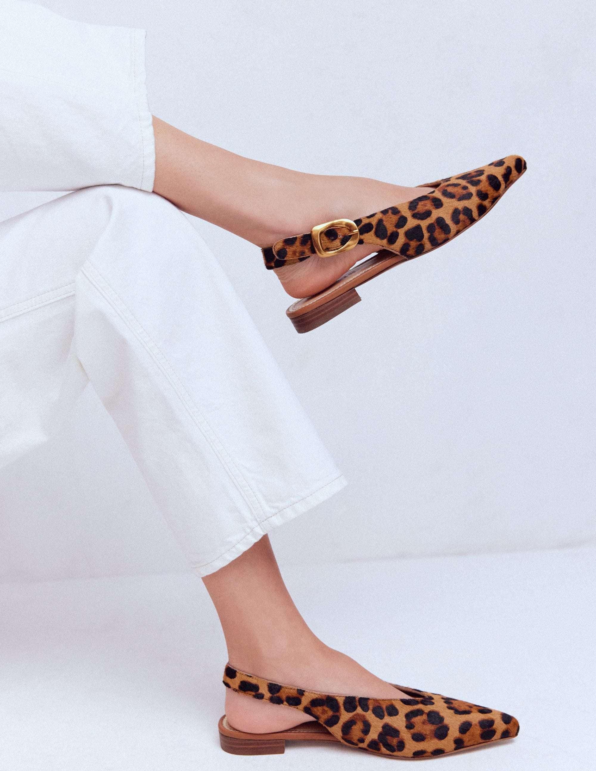Hochgeschnittene, flache Schuhe mit spitzem Zehenbereich-Klassisches Leopardenmuster - Image 2
