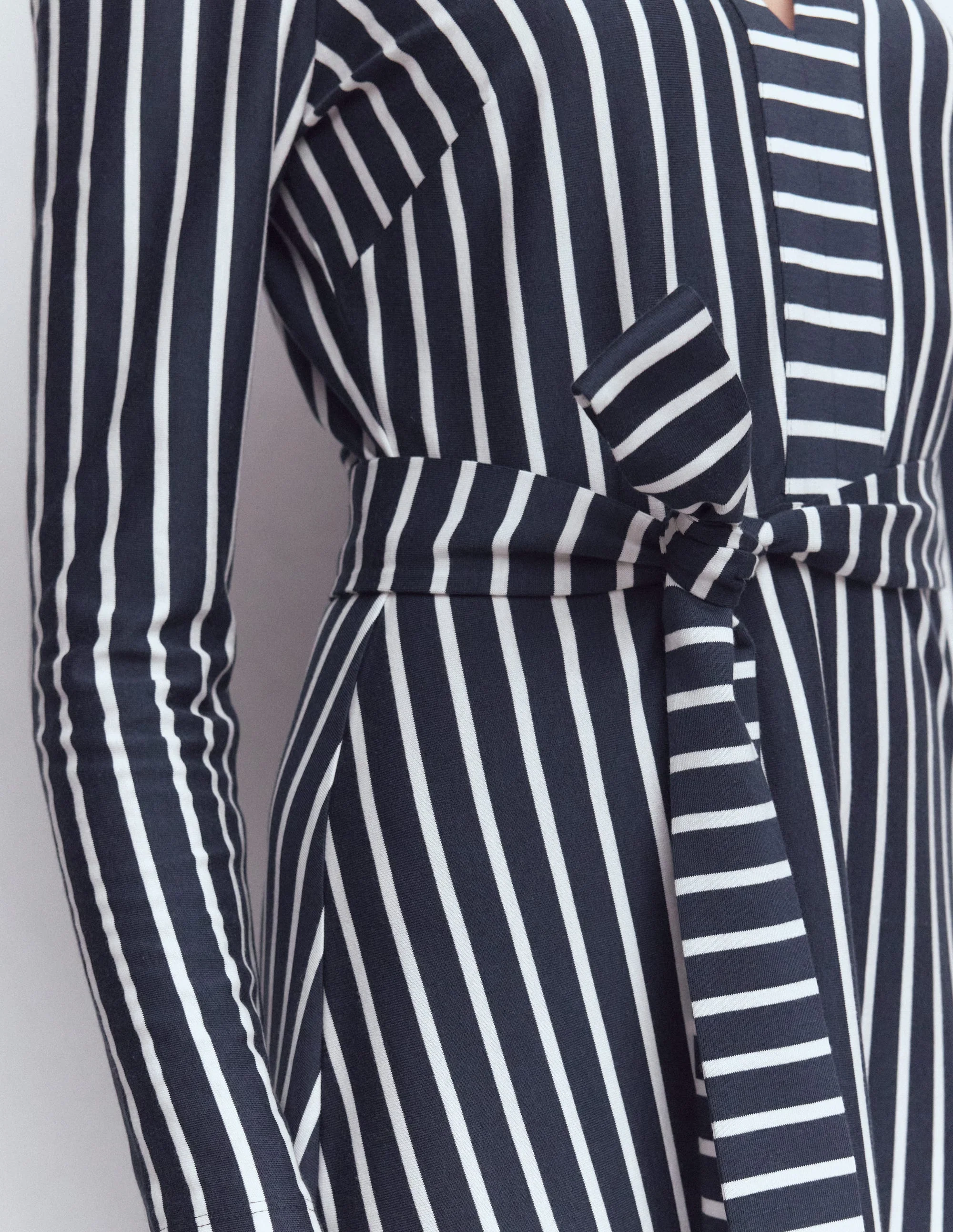 Imogen Jerseykleid mit Kragen-Französisches Navy/Naturweiß, Gestreift - Image 4
