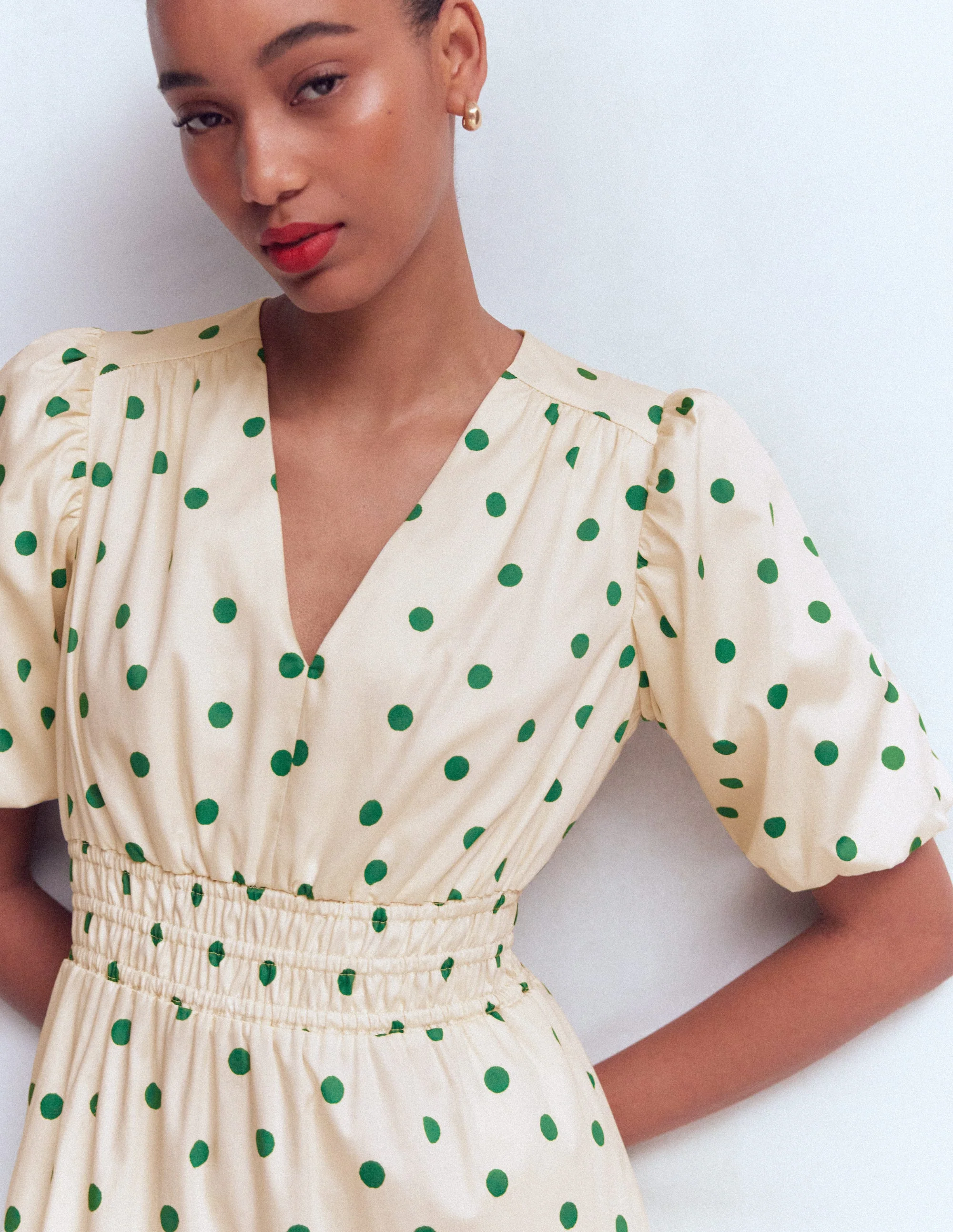 Irene Baumwollkleid mit Puffärmeln-Naturweiß Grün Punkte - Image 3