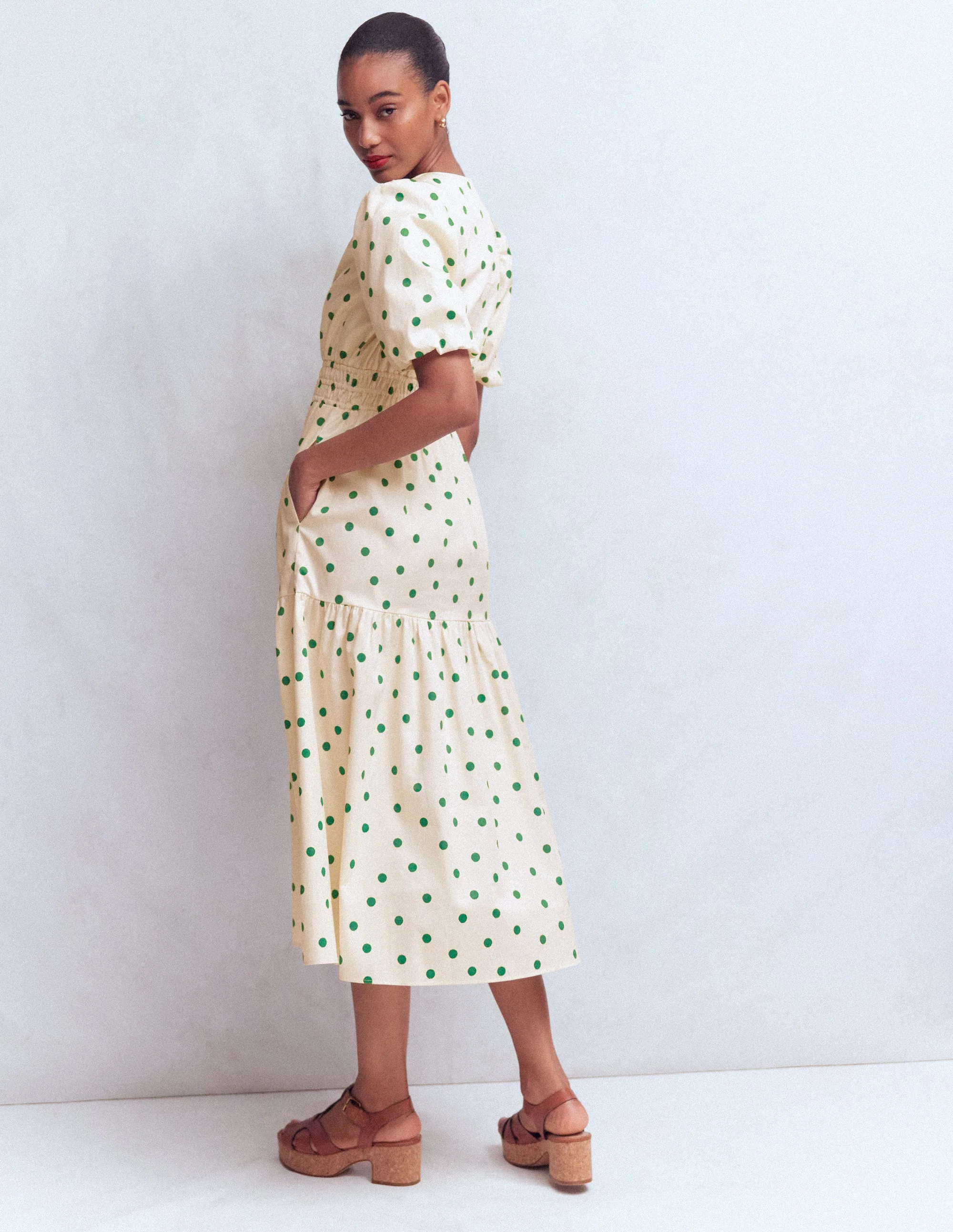 Irene Baumwollkleid mit Puffärmeln-Naturweiß Grün Punkte - Image 4