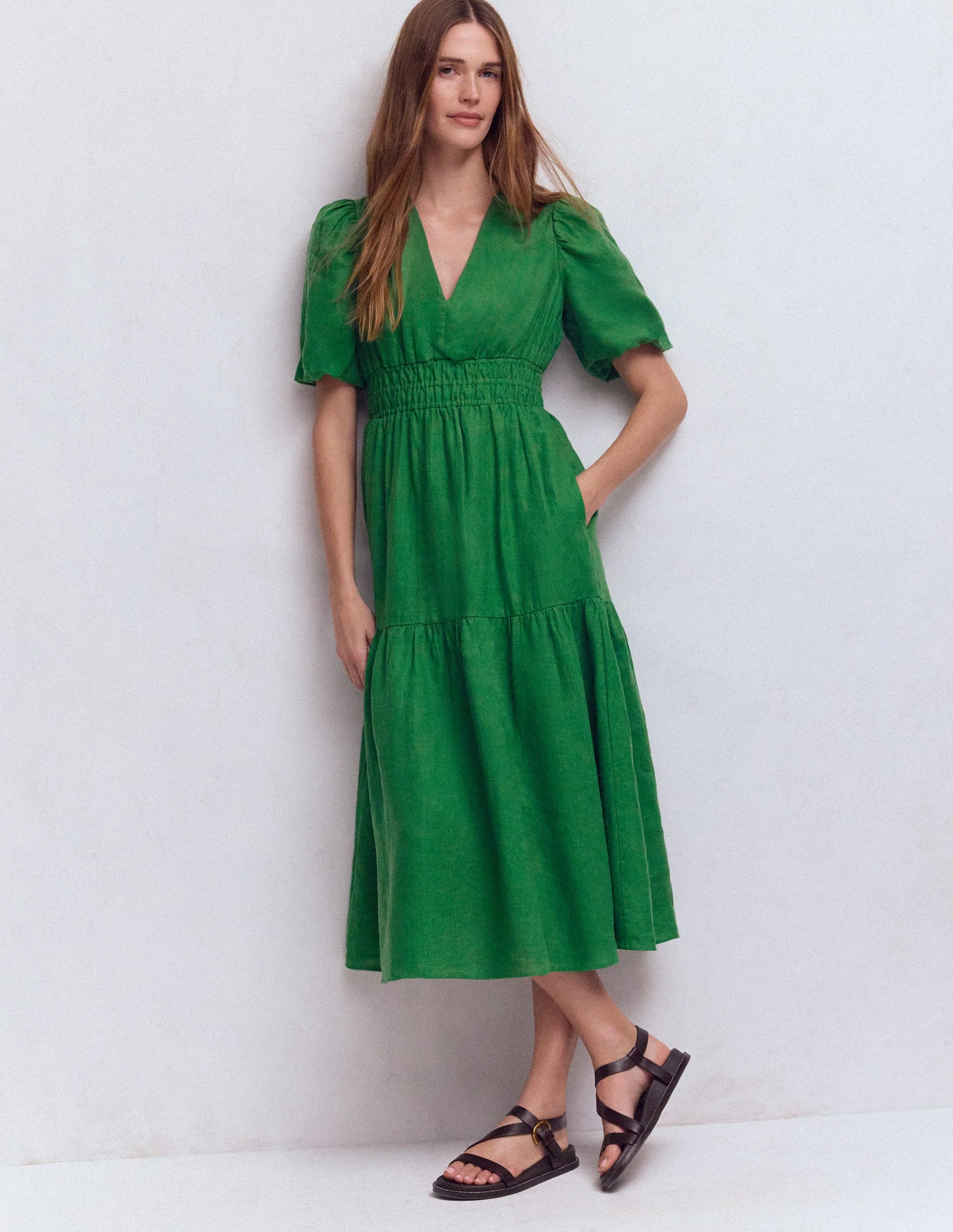 Irene Midikleid aus Leinen-Highland-Grün