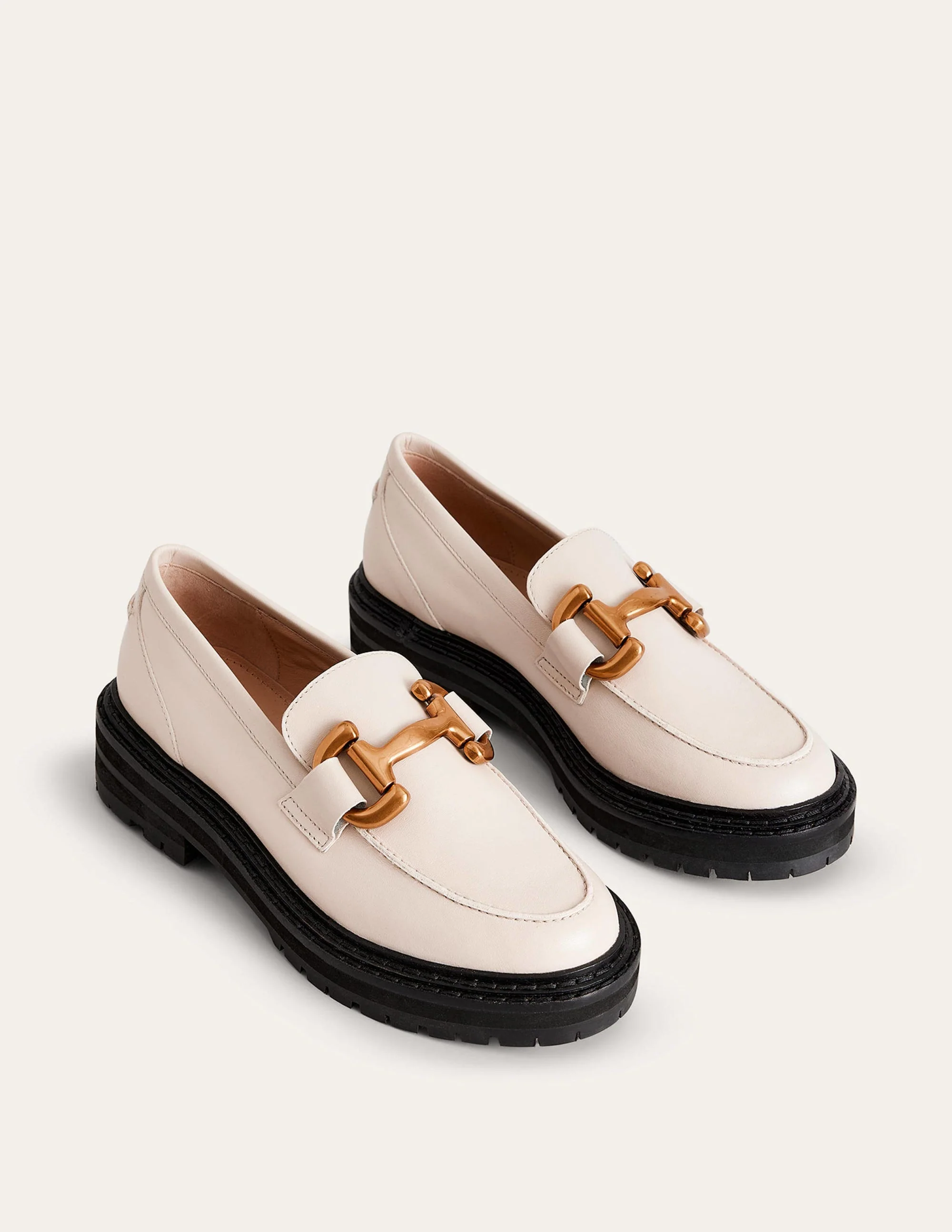 Iris Loafer mit breiter Sohle und Trensendetail-Beige Getrommeltes Leder - Image 3
