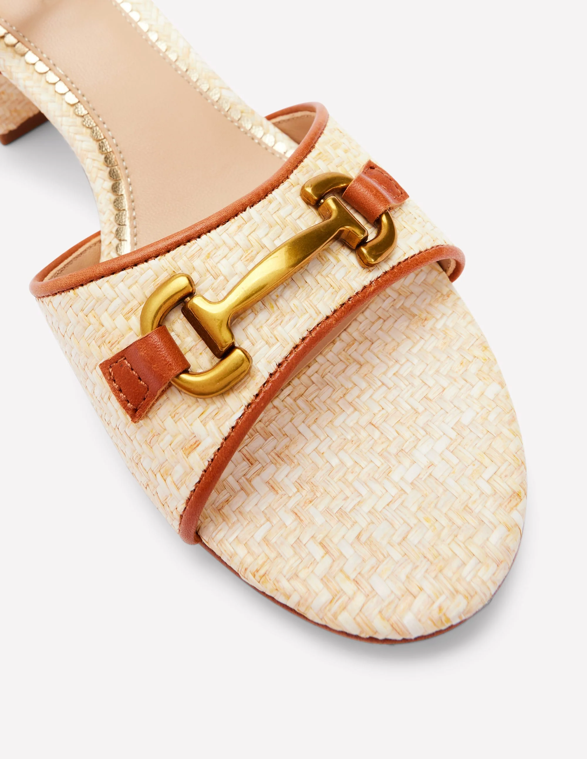 Iris Sandalen mit Trensendetail und Blockabsatz-Ecru - Image 4