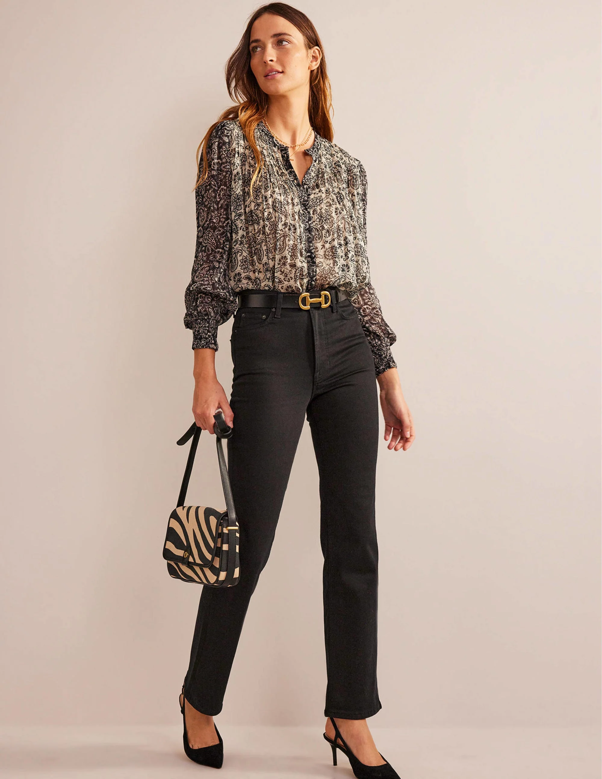 Isla Upcycling-Bluse mit Biesen-Schwarz, Paisley - Image 4