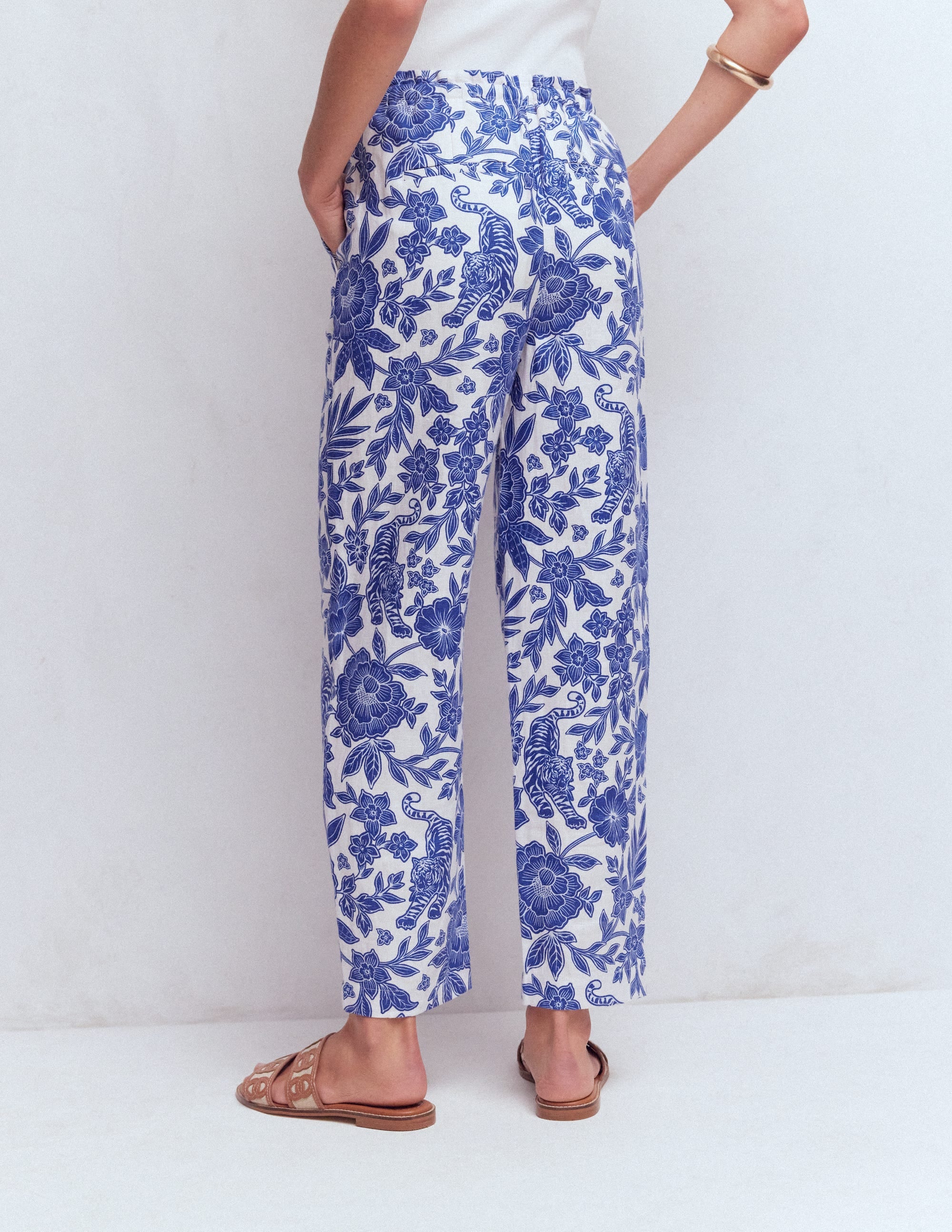 Islington Verkürzte Leinenhose-Mazarinblau, Tigerparadies - Image 4