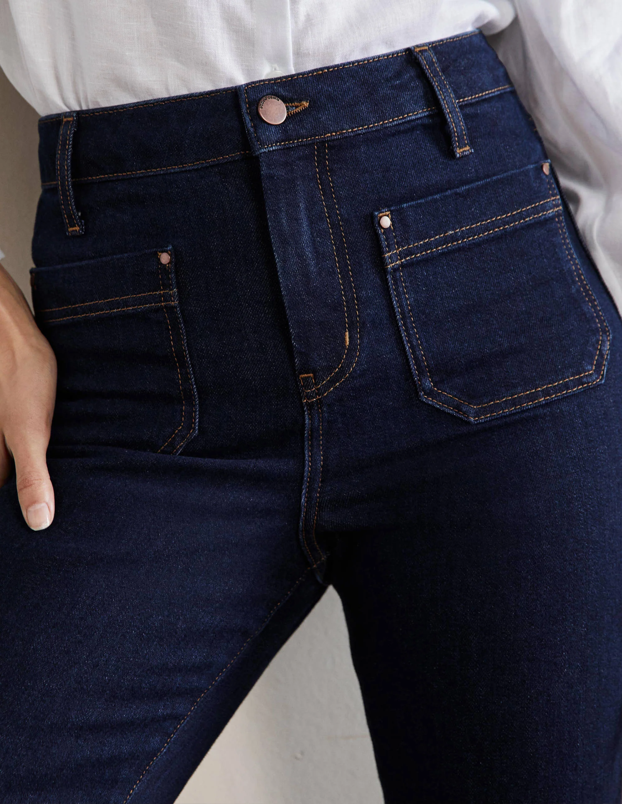 Jeans mit geradem Bein und aufgesetzten Taschen-Indigoblau - Image 2