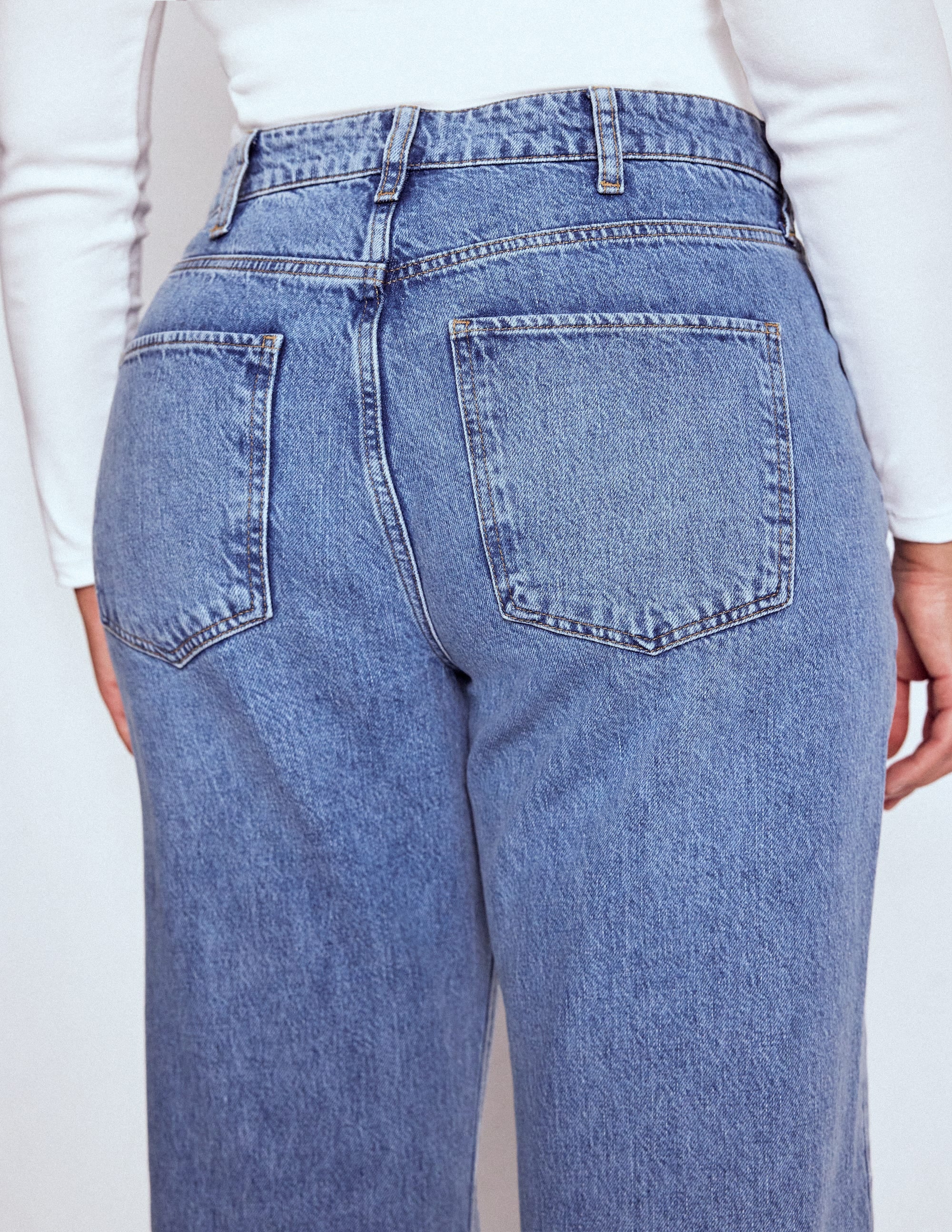 Jeans mit hohem Bund und geradem Bein-Ausgeblichene Optik - Image 12