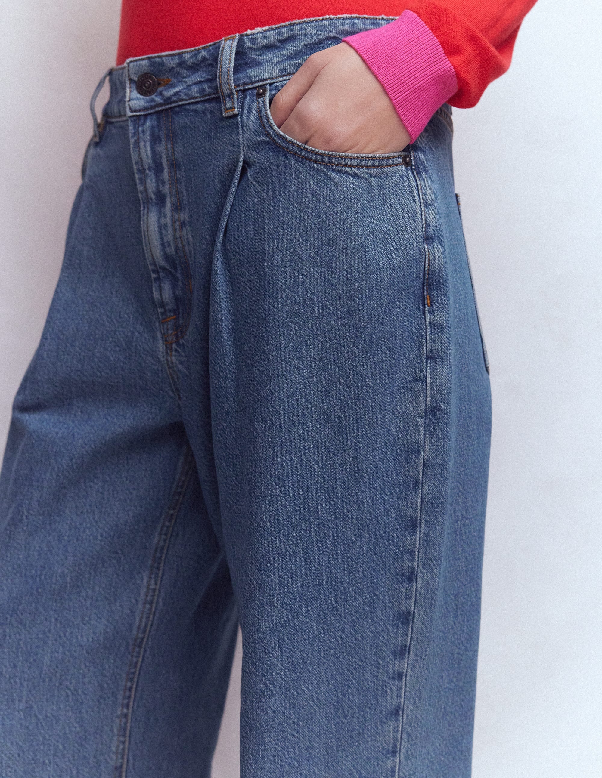 Jeans mit hohem Bund, weitem Bein und Faltendetail-Medium Vintage - Image 2