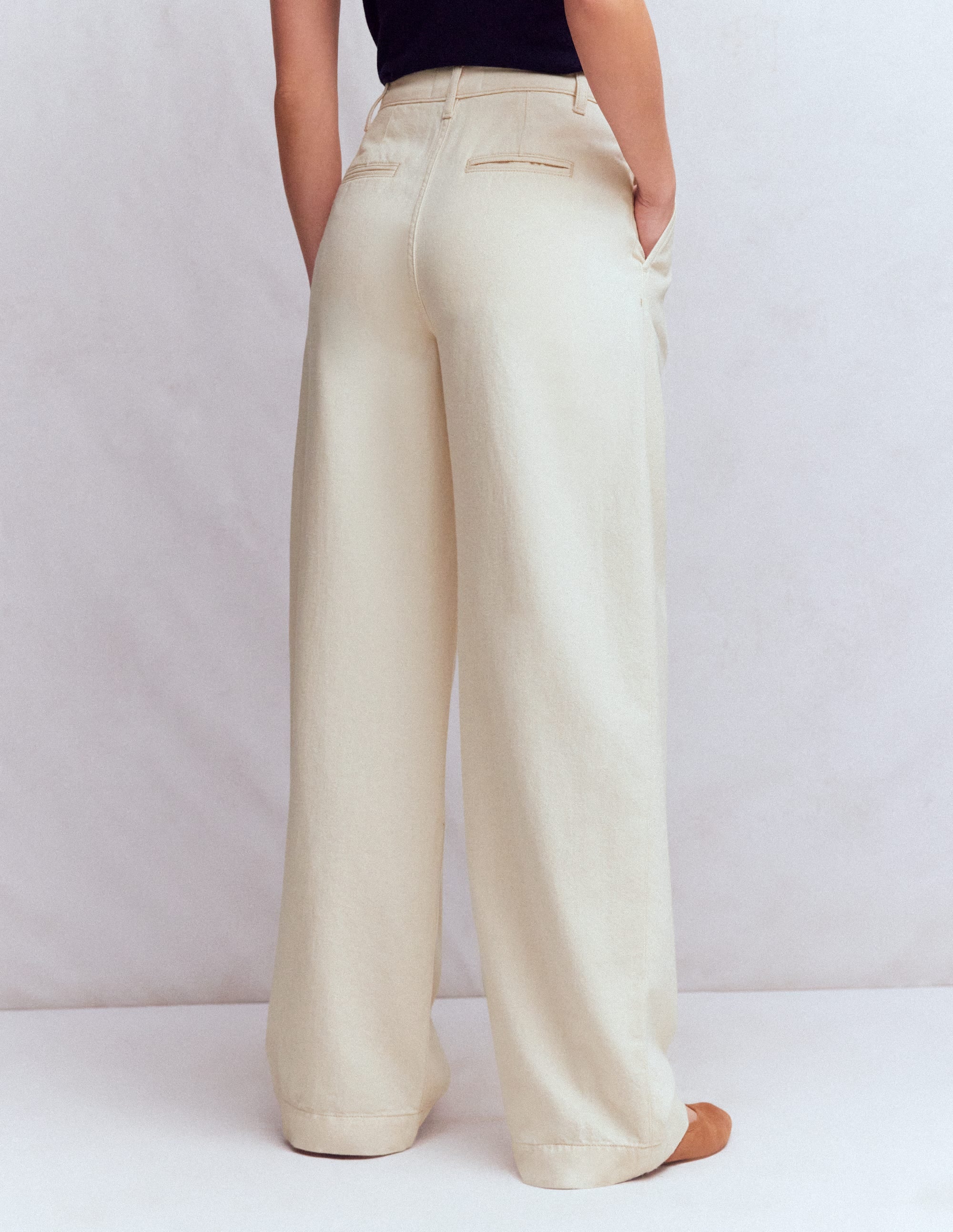 Jeans mit weitem Bein und Faltendetail-Beige - Image 3