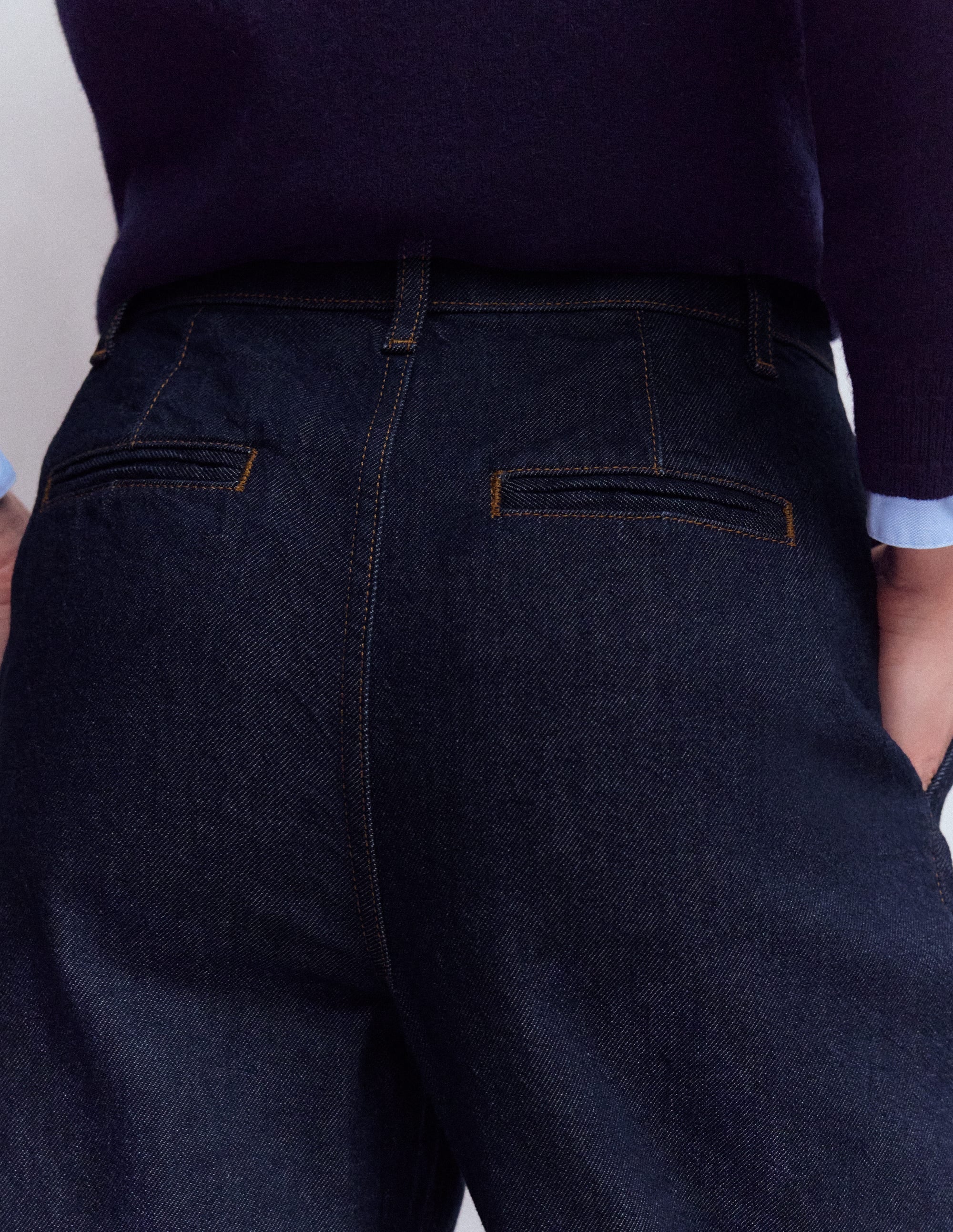 Jeans mit weitem Bein und Faltendetail-Indigo Waschung - Image 2