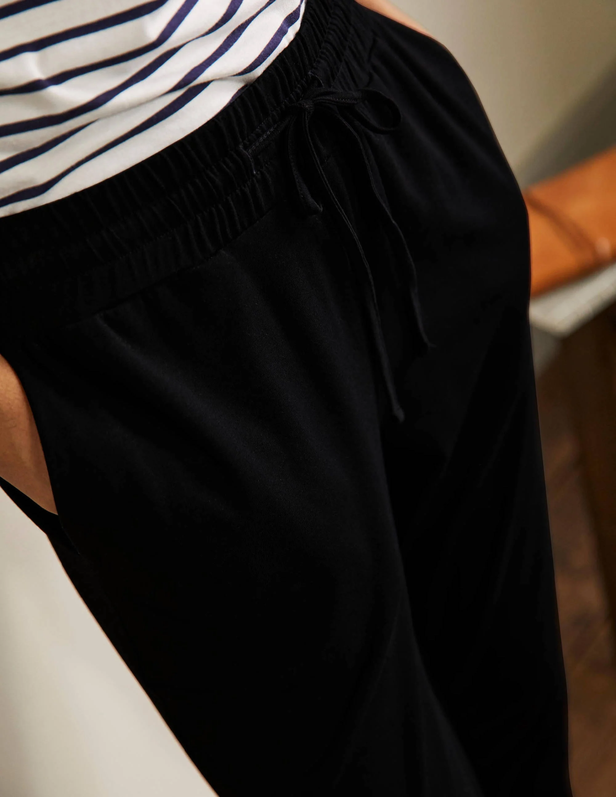 Jersey-Jogginghose mit Bündchen-Schwarz - Image 2