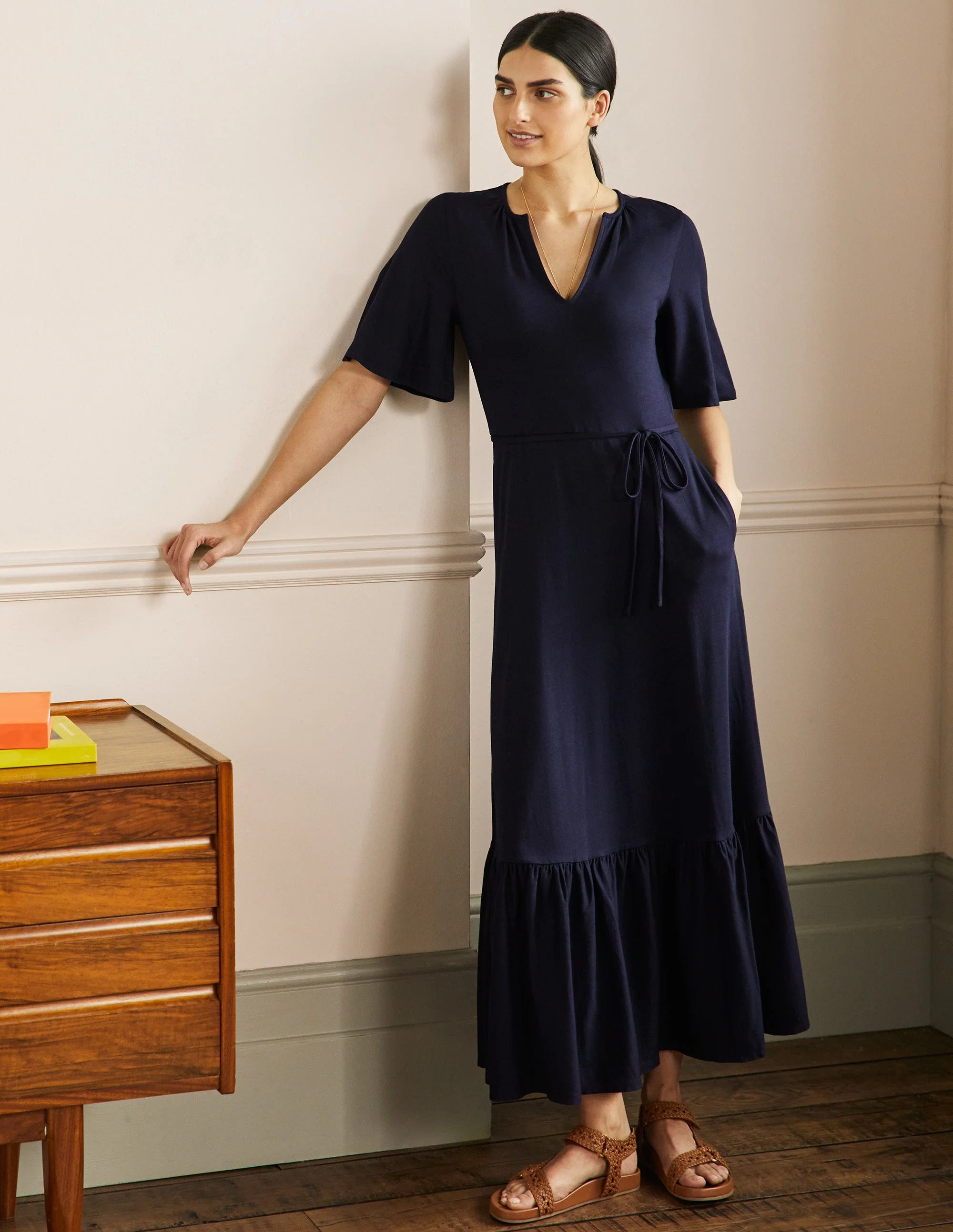 Jersey-Maxikleid mit gekerbtem Ausschnitt-Marineblau